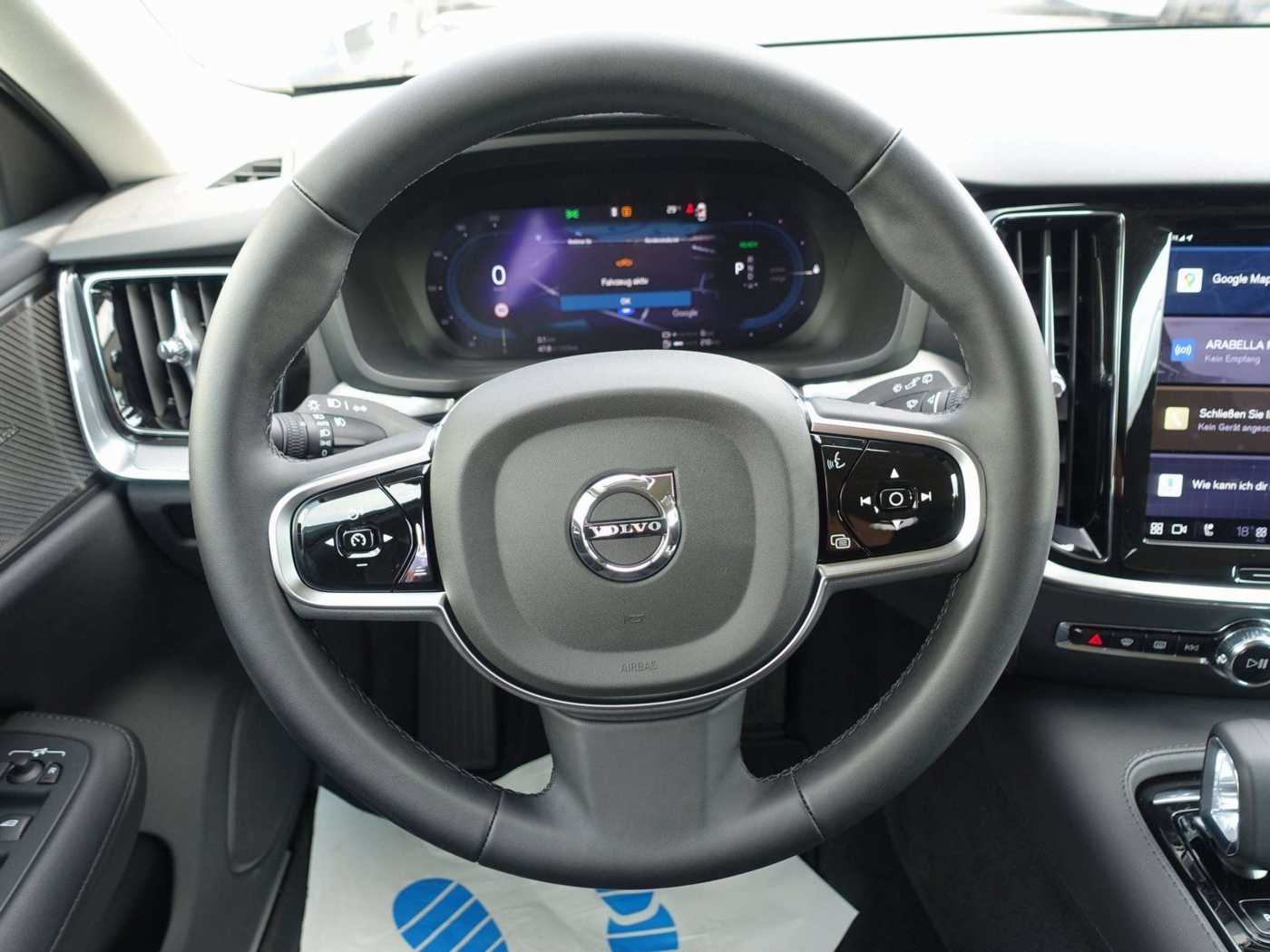 Volvo  Plus Dark T6 AWD Plug-in Hybrid KAMERA/BLIS