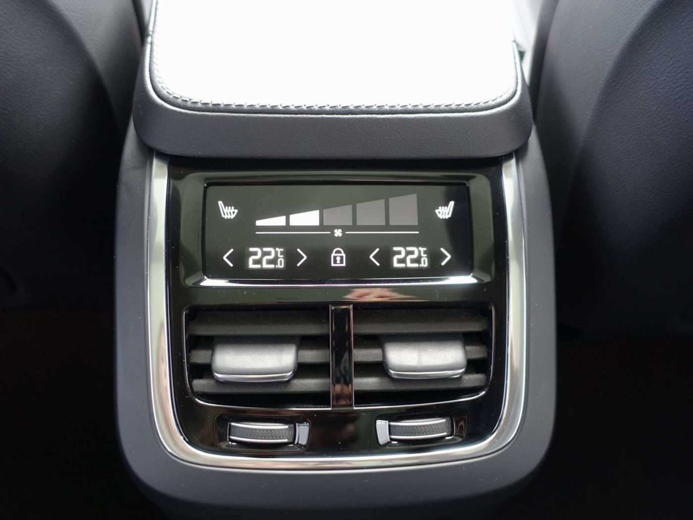 Volvo  T8 Recharge AWD Ultimate Bright FOUR-C/B&W
