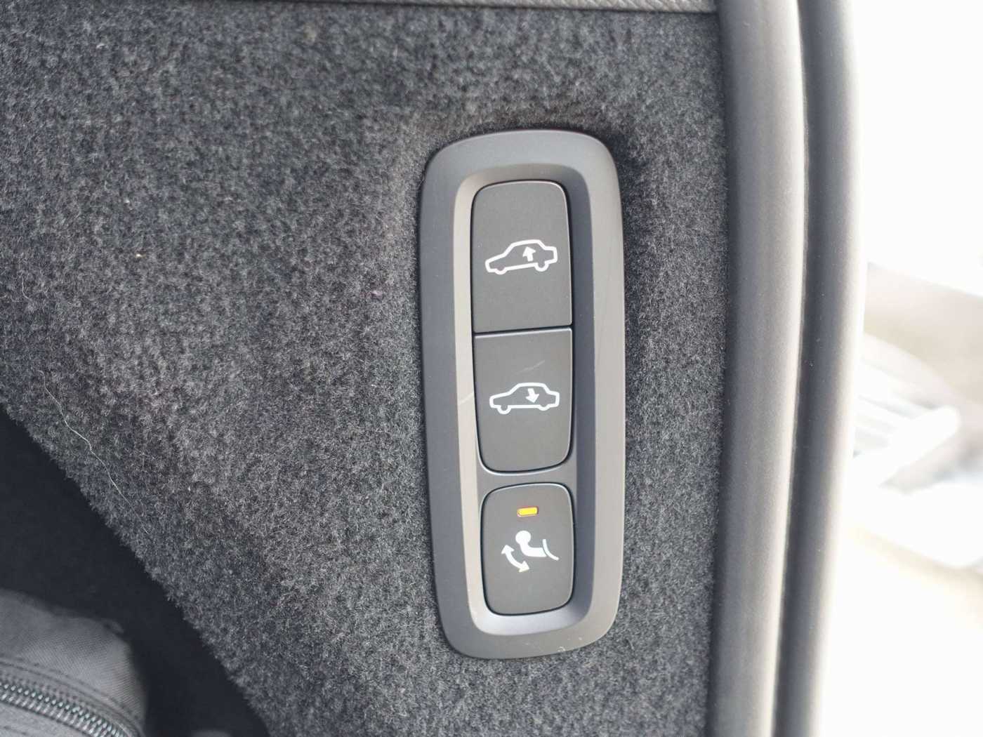 Volvo  T8 Recharge AWD Ultimate Bright FOUR-C/B&W