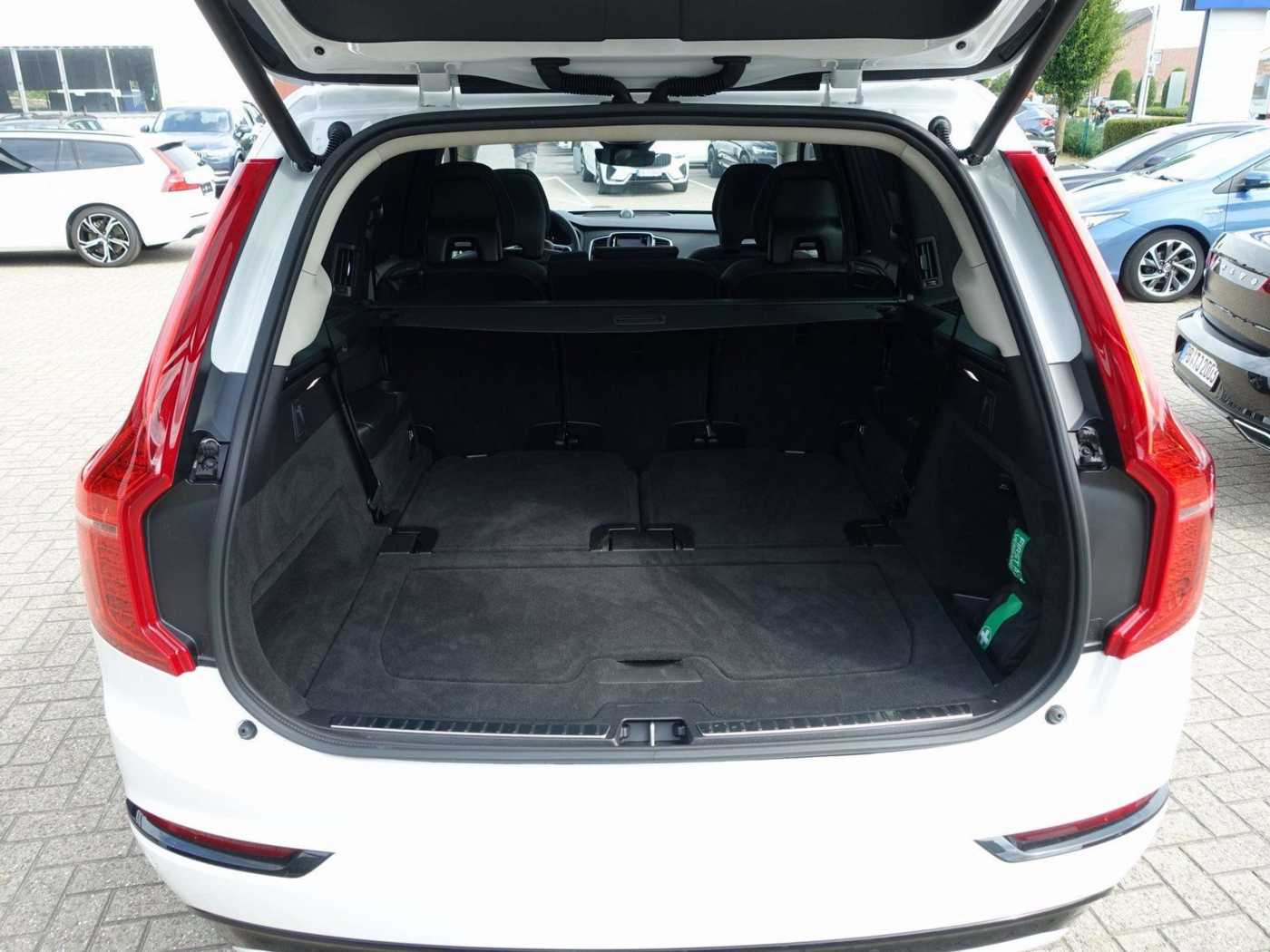 Volvo  Ultra Dark T8 AWD Plug-in Hybrid PANO/B&W