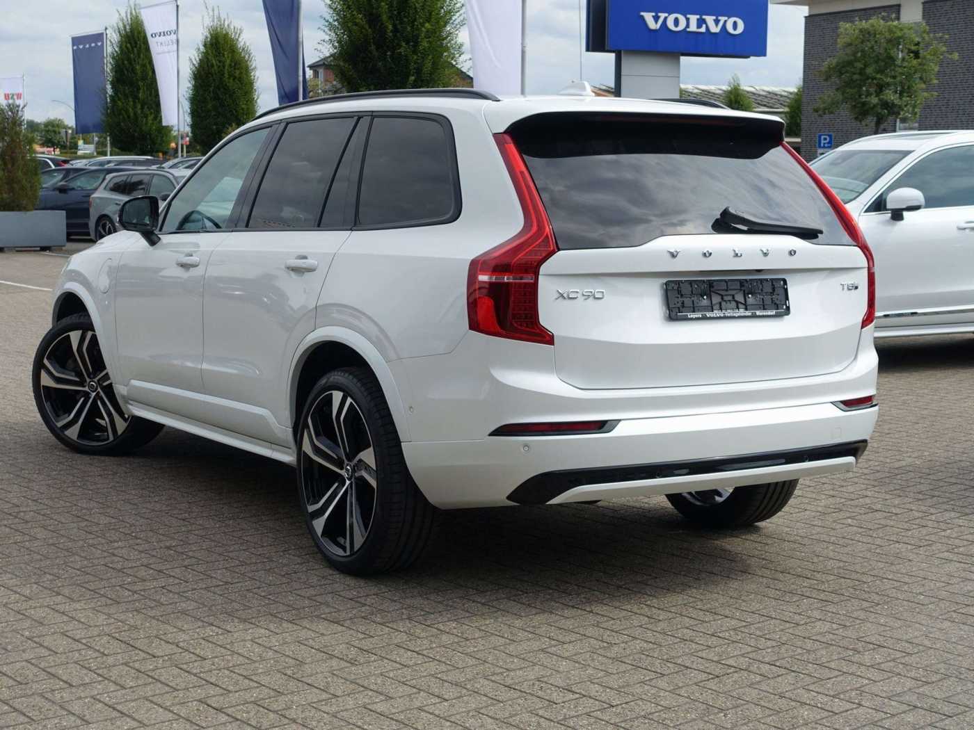 Volvo  Ultra Dark T8 AWD Plug-in Hybrid PANO/B&W