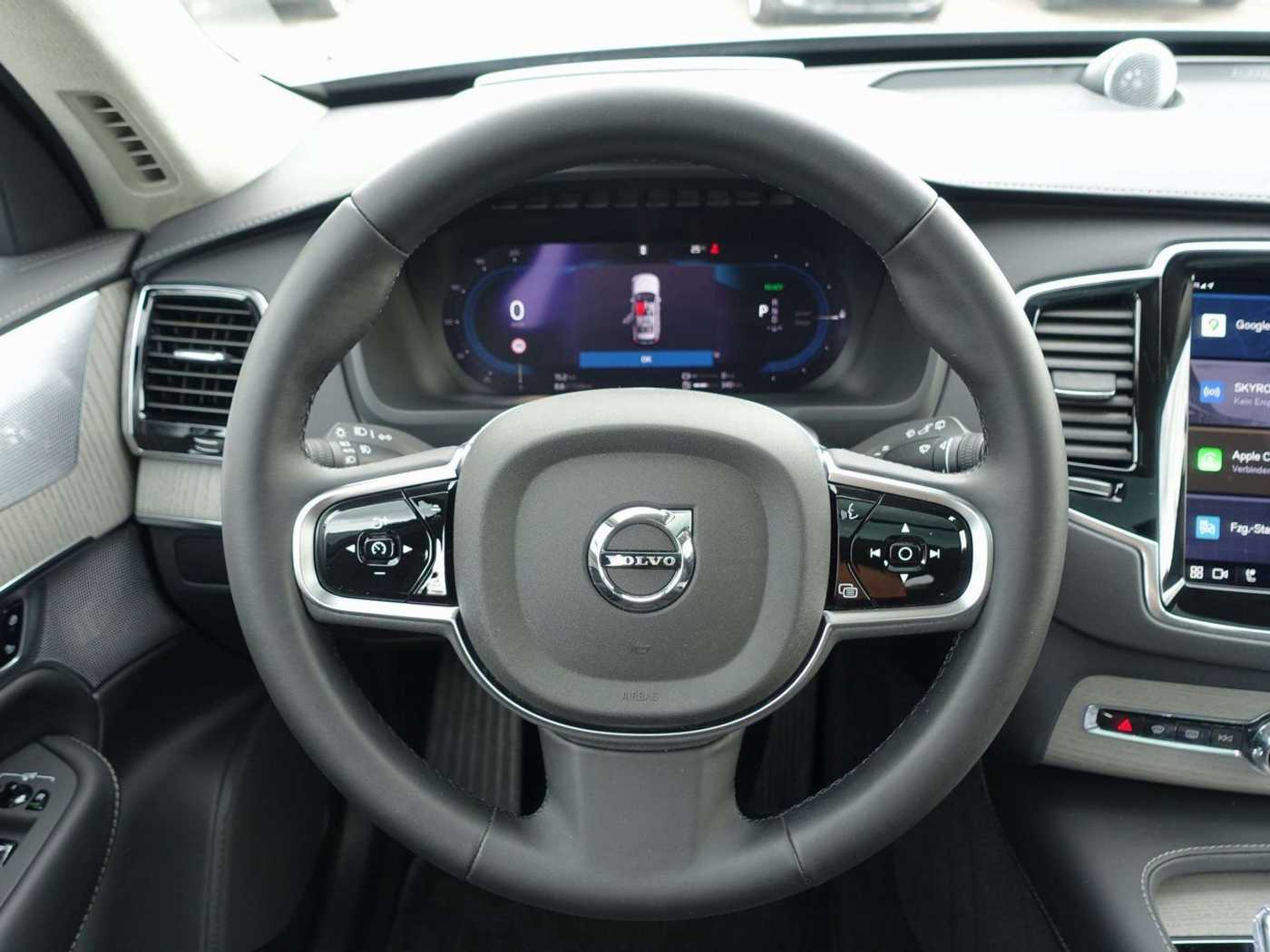 Volvo  Ultra T8 AWD Plug-In 360°/PANO/B&W/HUD/BLIS