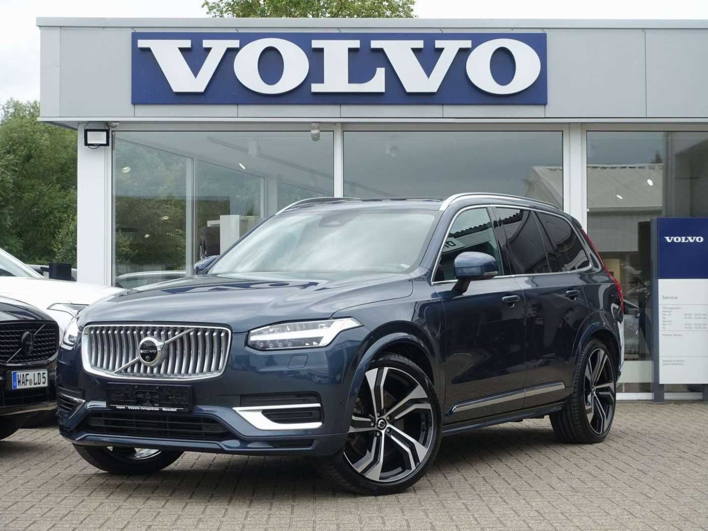 Volvo  Ultra Bright T8 AWD Plug-in Hybrid Pano, B&W