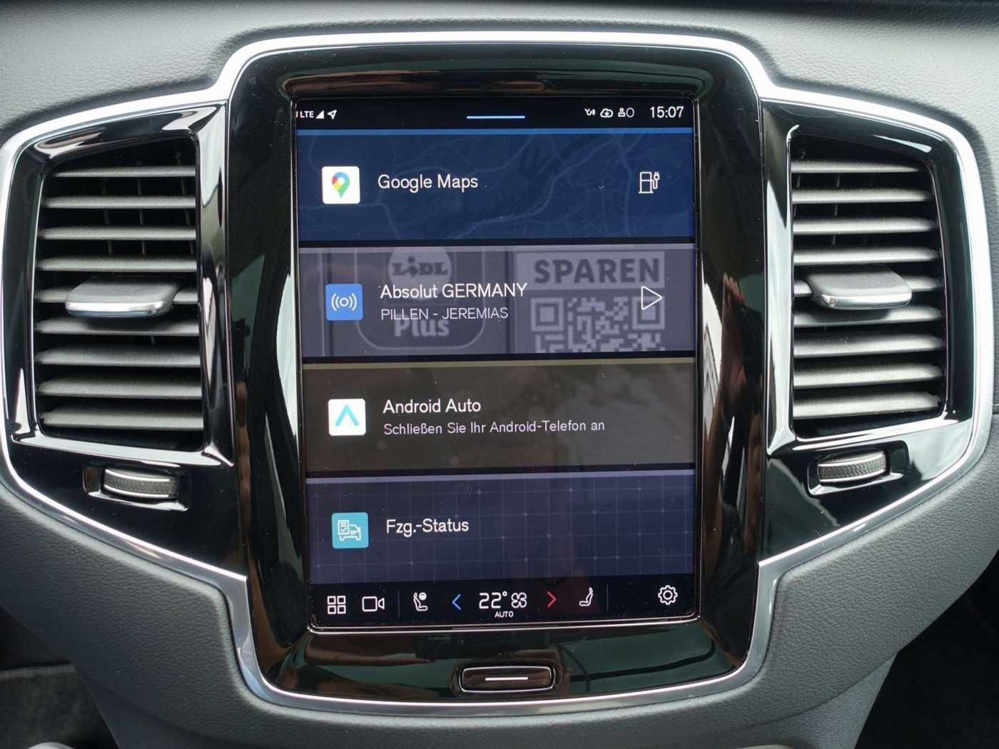 Volvo  Ultra Bright T8 AWD Plug-in Hybrid Pano, B&W