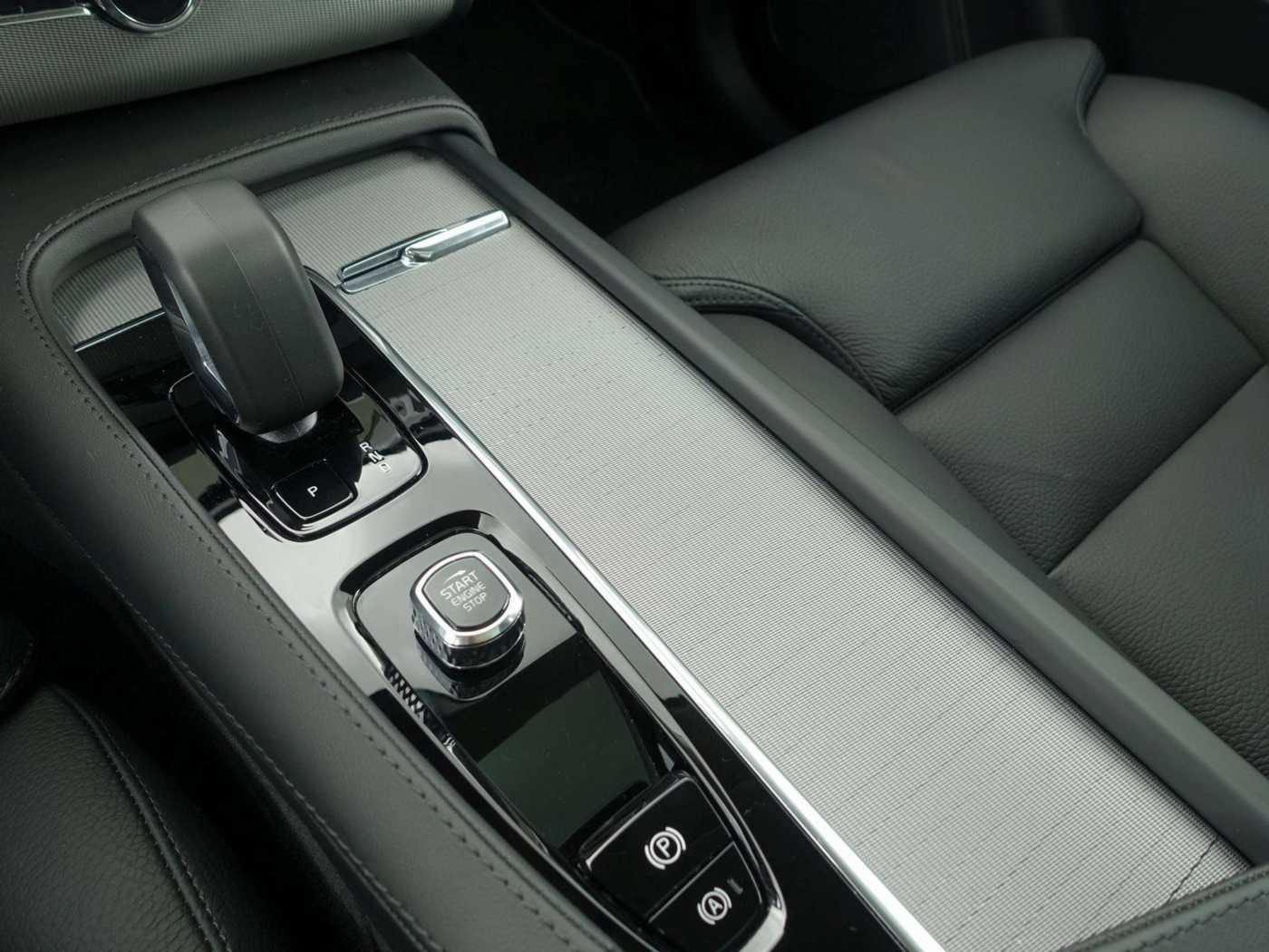 Volvo  Plus Bright T8 AWD Plug-in Hybrid PANO/360°