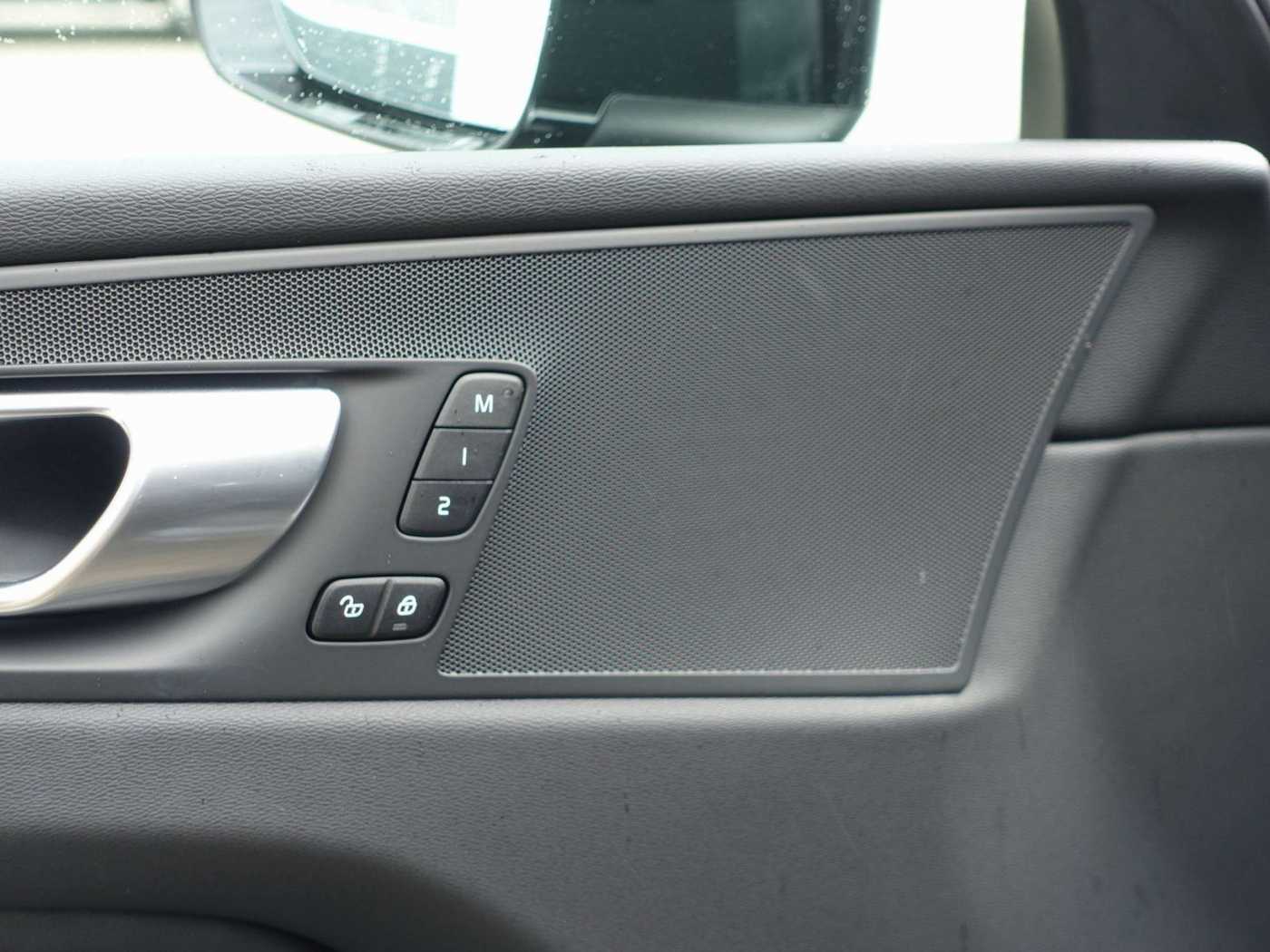 Volvo  Recharge Plus Bright T8 AWD Pano/360°Cam/