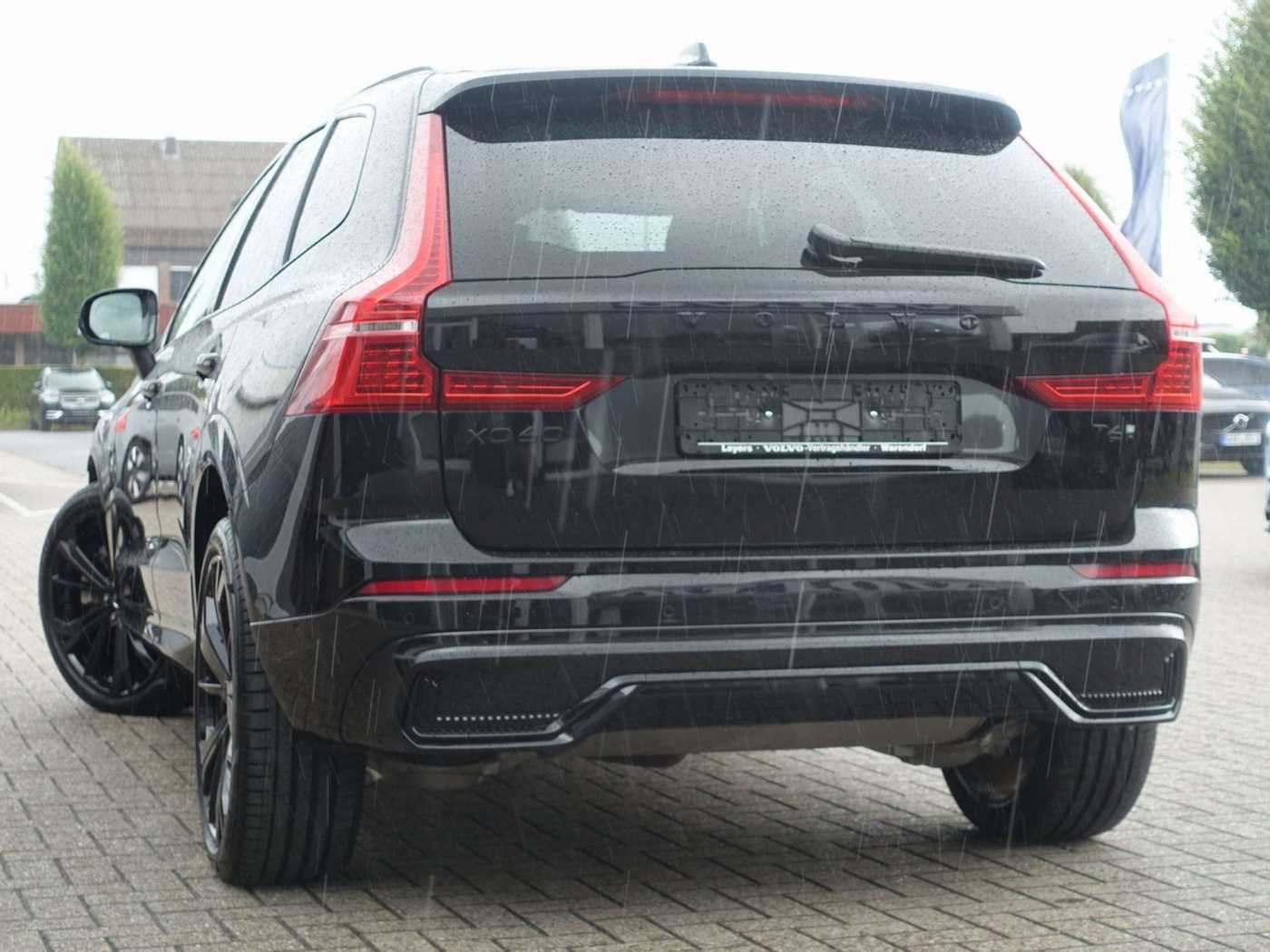 Volvo  Black Edition Plus T6 Four-C/B&W/Pano/AHK