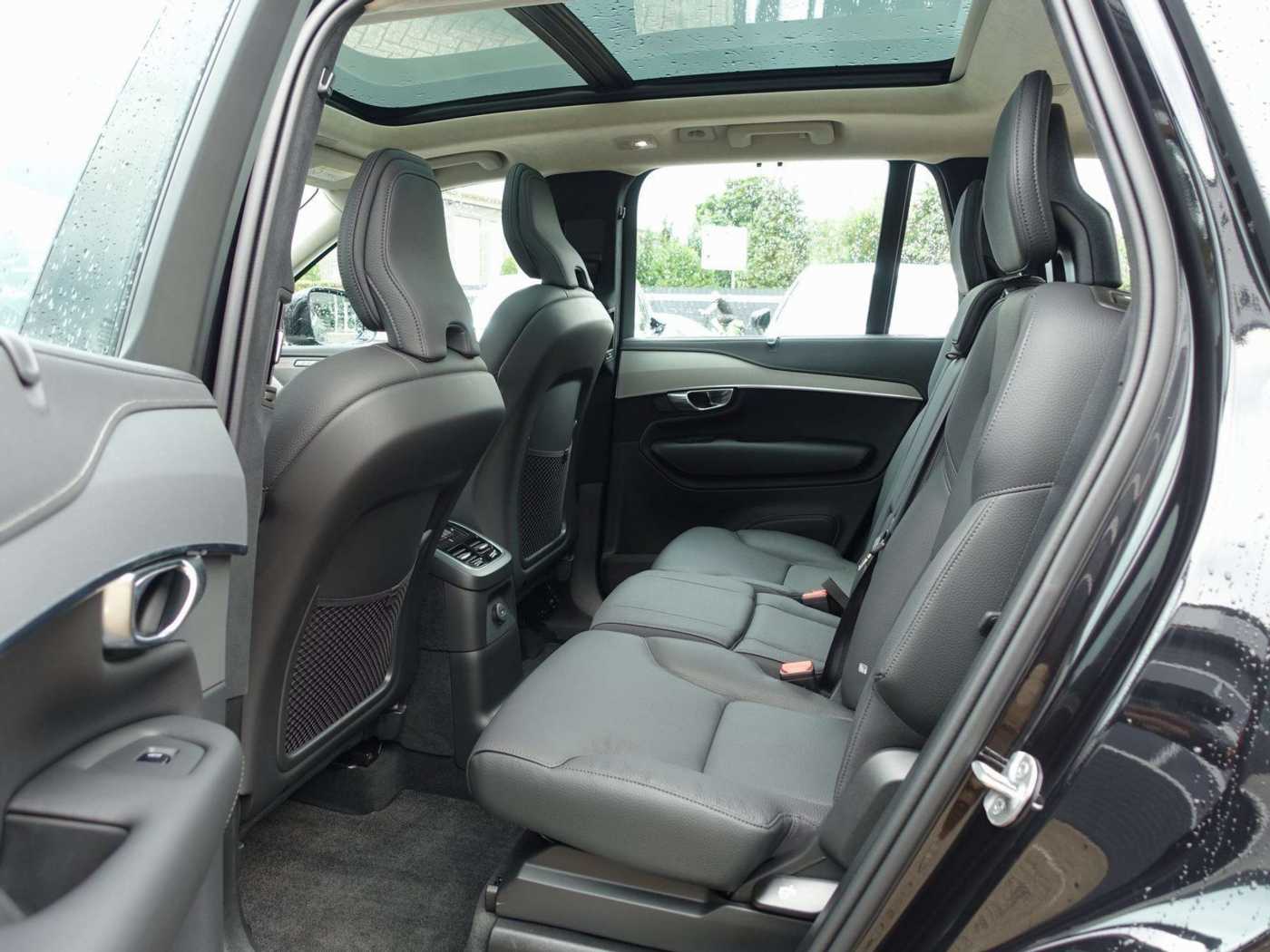 Volvo  Ultra T8 AWD Plug-in Hybrid Pano/HeadUp/H&K