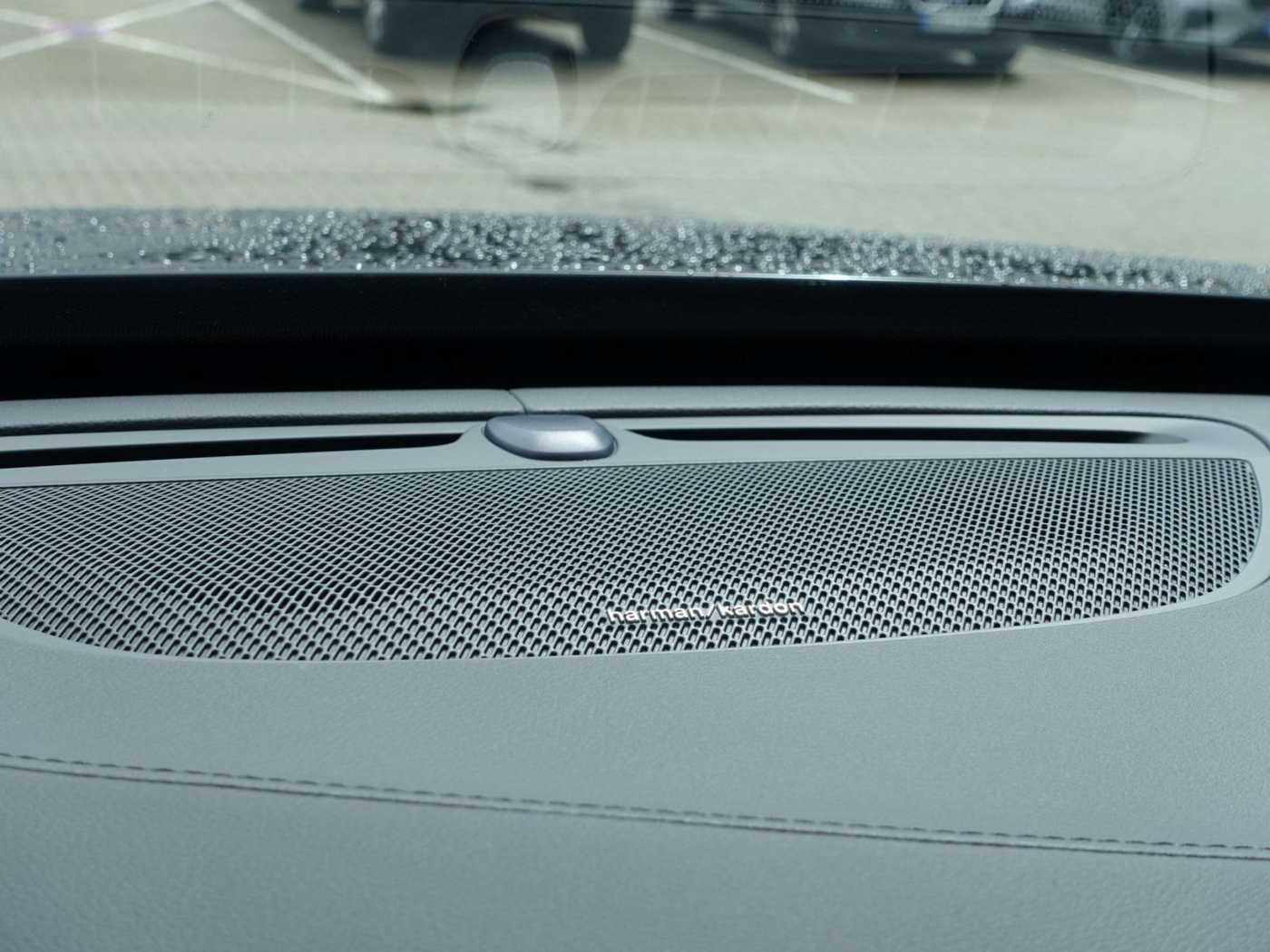 Volvo  Ultra T8 AWD Plug-in Hybrid Pano/HeadUp/H&K