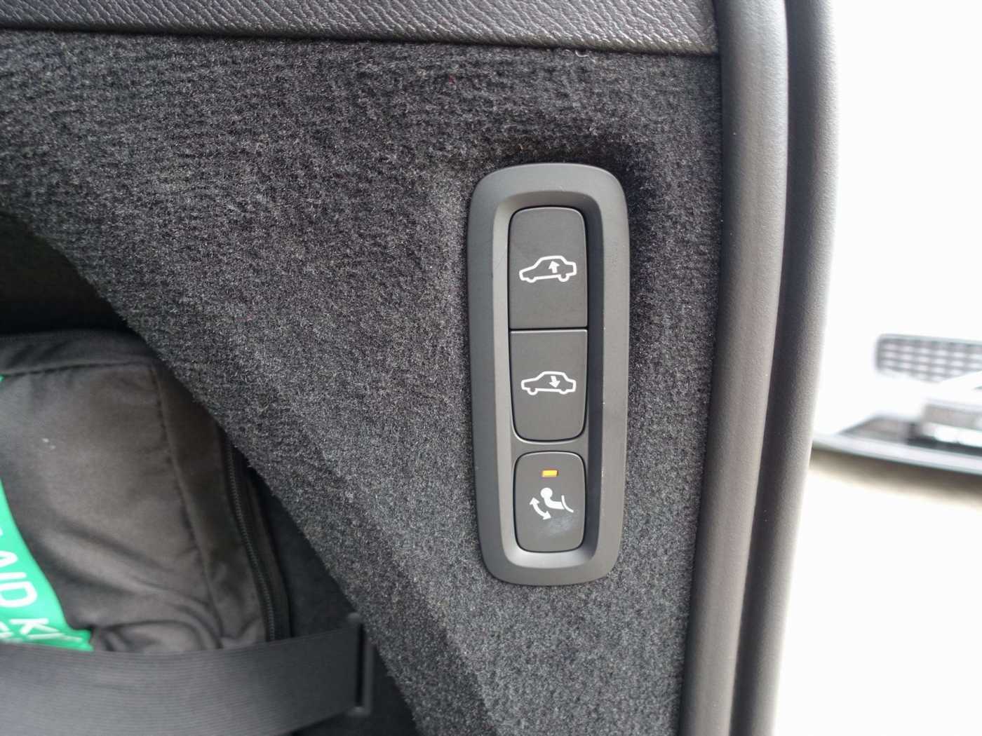 Volvo  T8 AWD Plug-in Hybrid Pano/AHK/B&W/Four-C