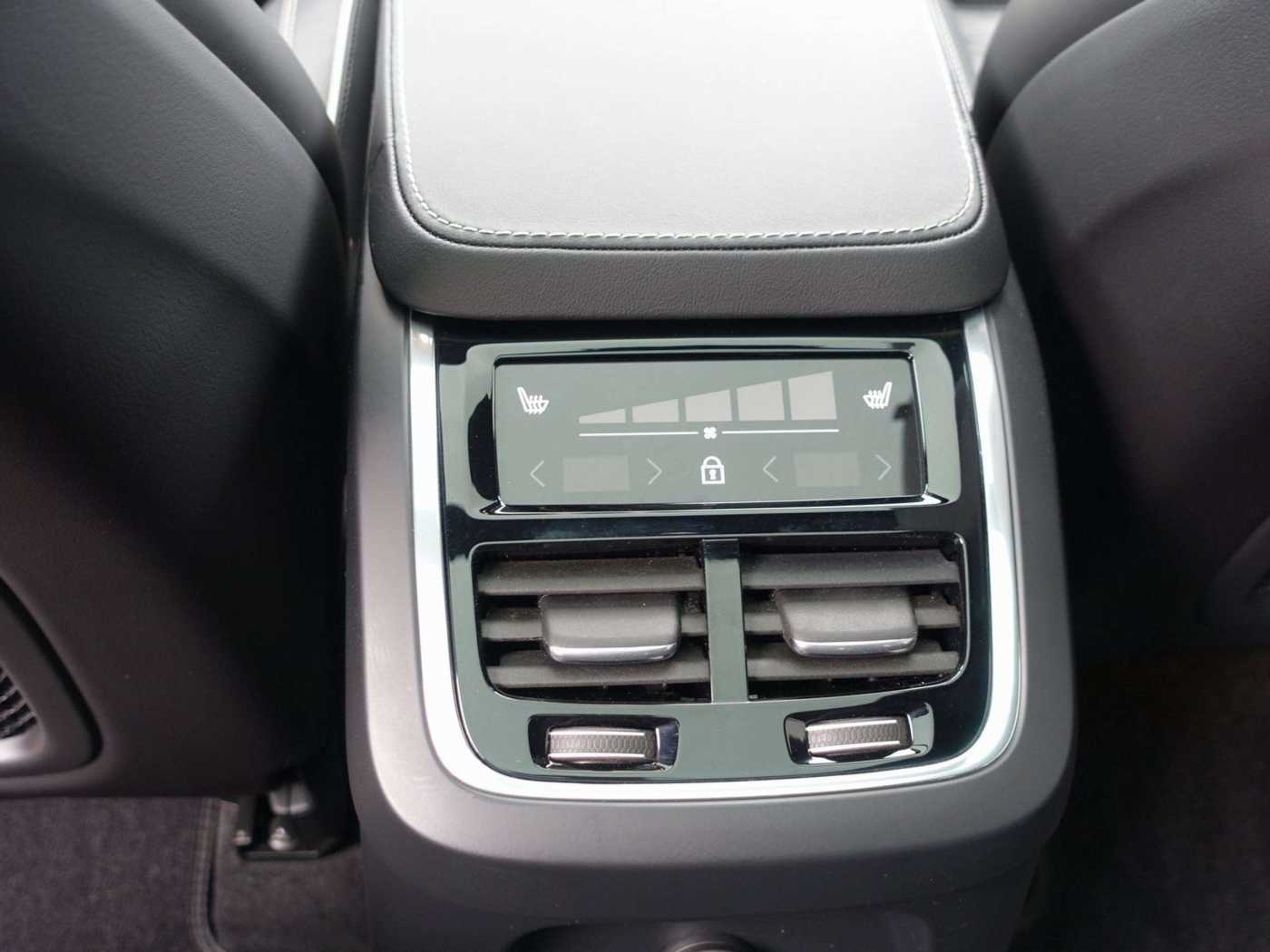 Volvo  T8 AWD Plug-in Hybrid Pano/AHK/B&W/Four-C