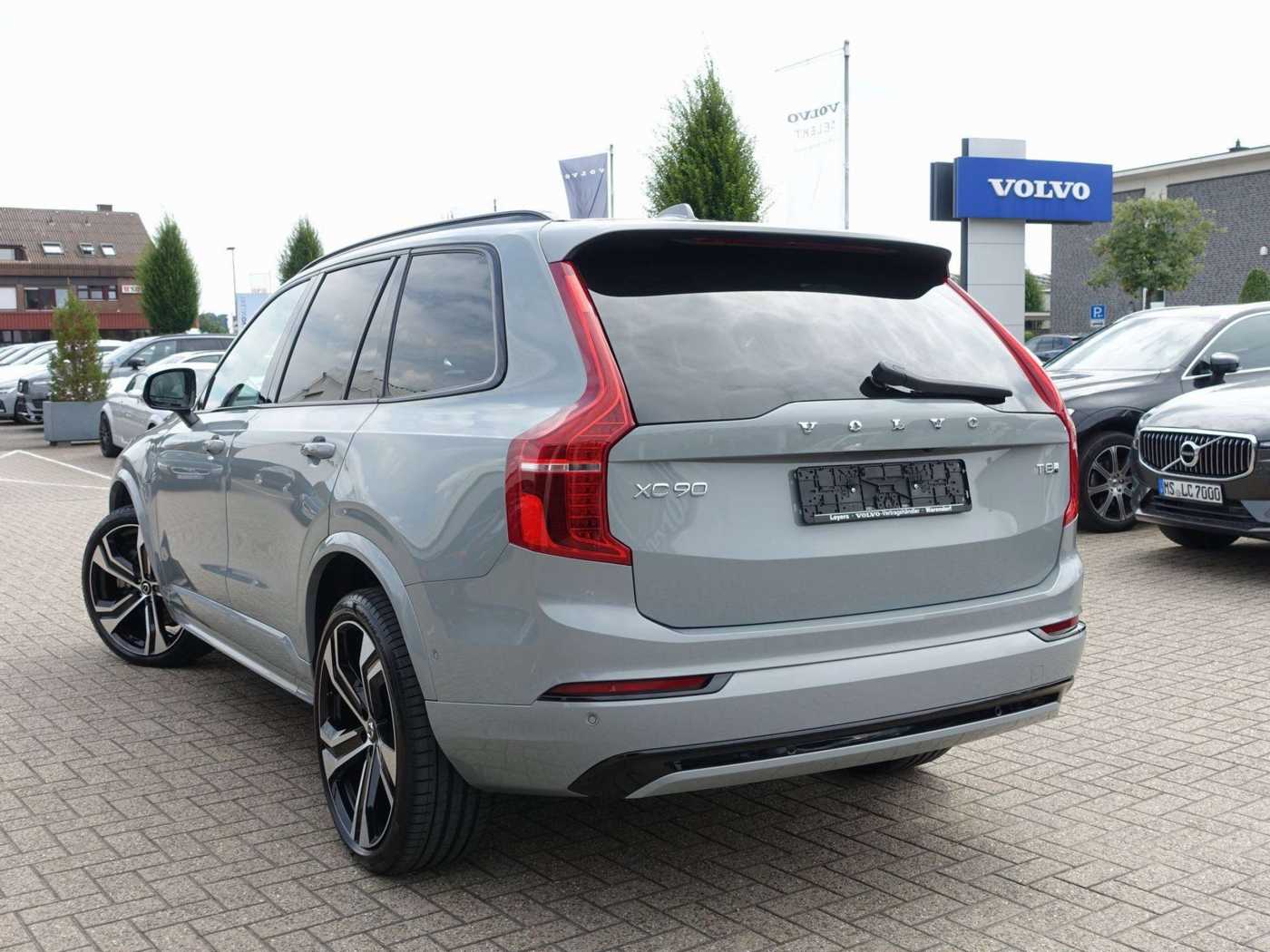 Volvo  Ultra Dark T8 AWD Plug-in Hybrid Pano/B&W