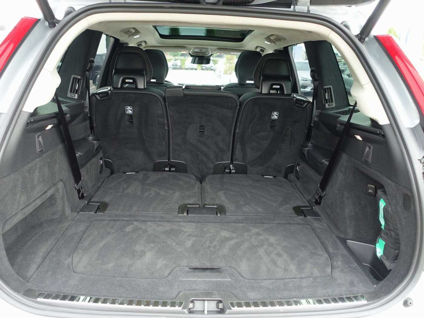 Volvo  Ultra T8 AWD Plug-inHybrid Pano/22'/Massage