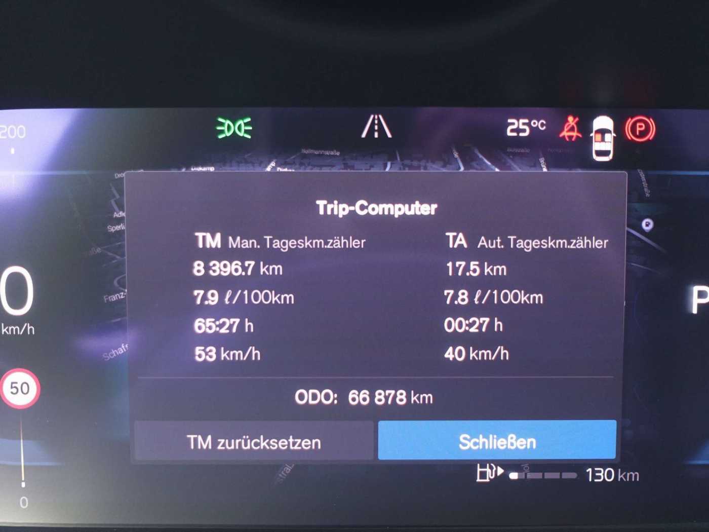 Volvo  B4 AWD Plus Dark/AHK/360°Cam/Pano. /Lenkrhz.