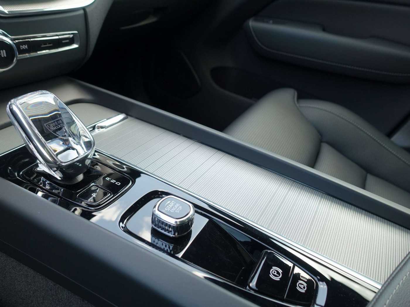 Volvo  Black Edition Plus T8 AWD/FourC/HeadUp/360°