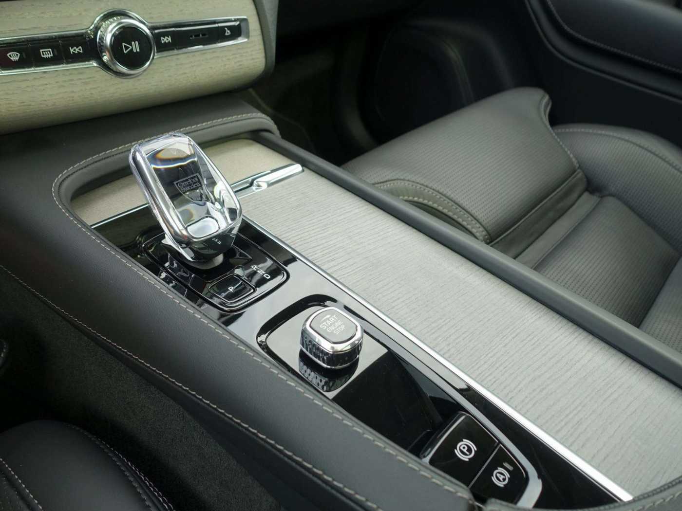 Volvo  Recharge Ultimate T8 AWD/360°Cam/Pano/BLIS