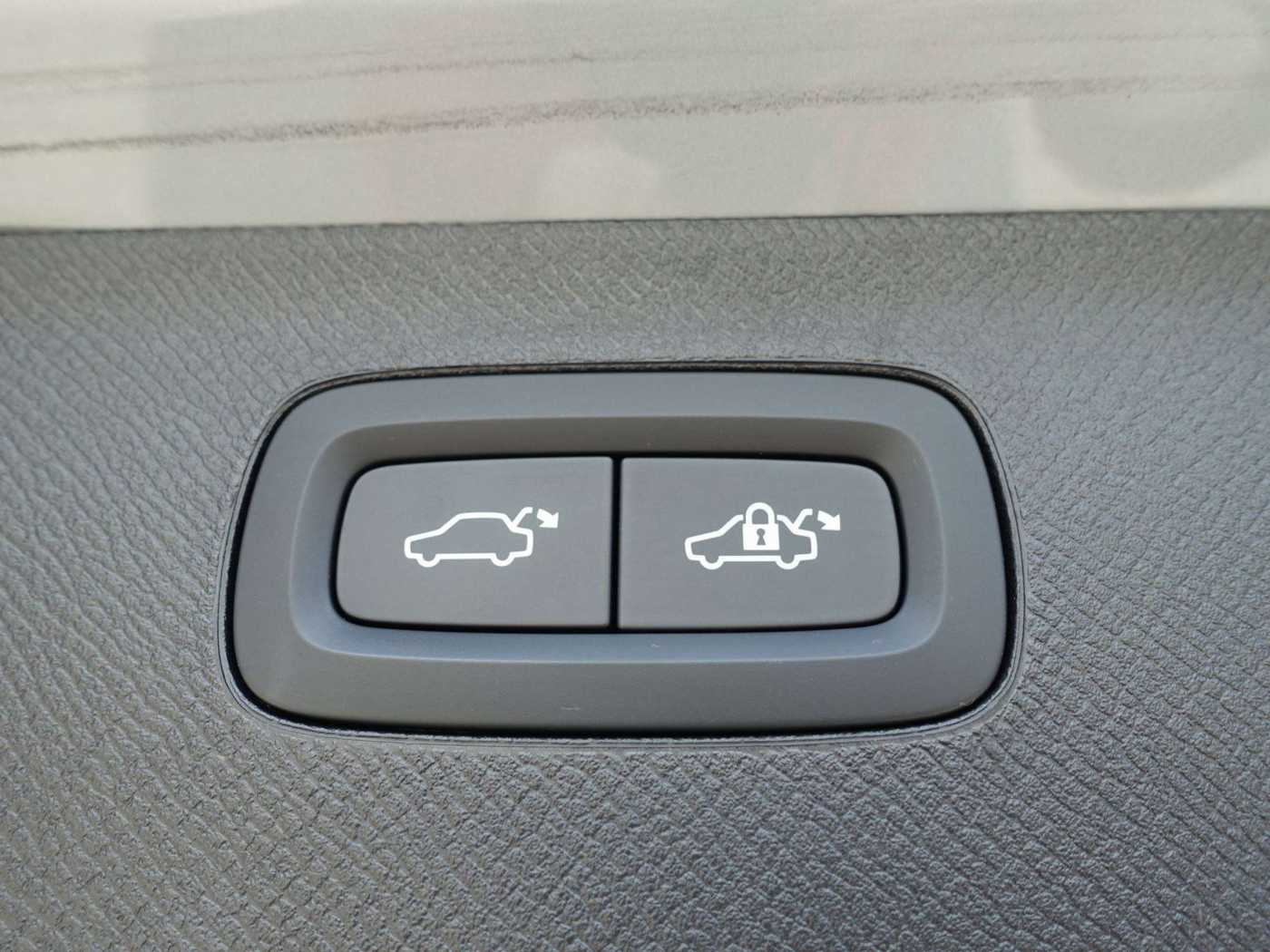 Volvo  Recharge Ultimate T8 AWD/360°Cam/Pano/BLIS