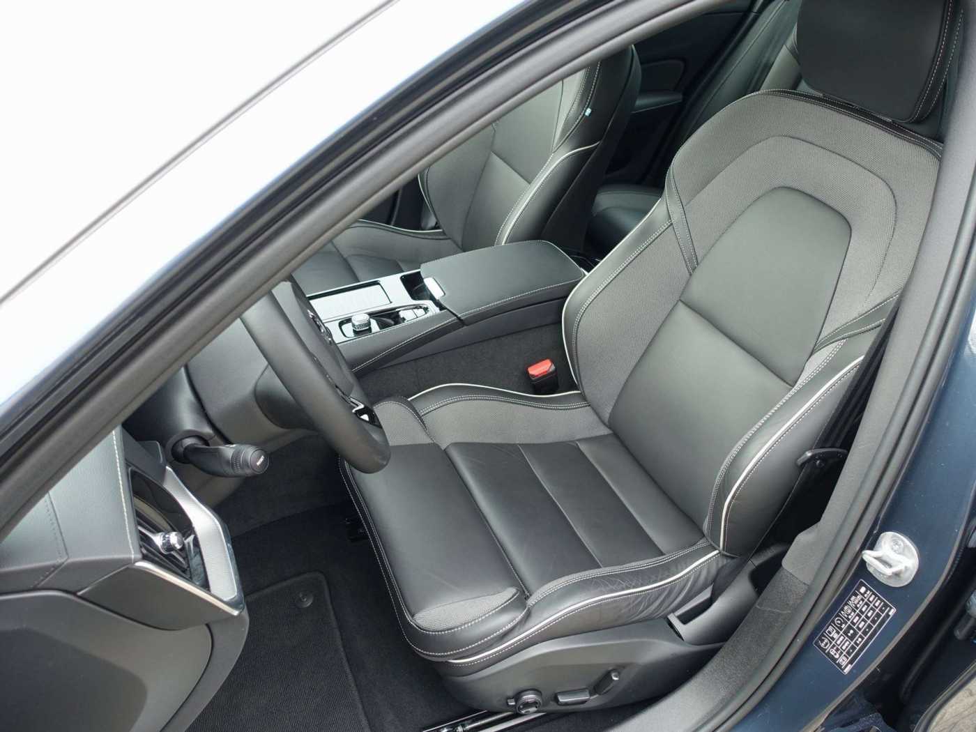 Volvo  Recharge Ultimate T8 AWD/B&W/HeadUP/360°/BLS