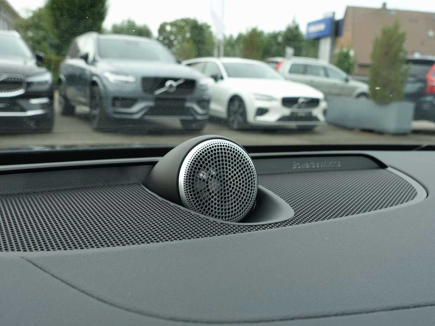 Volvo  Recharge Ultimate T8 AWD/B&W/HeadUP/360°/BLS