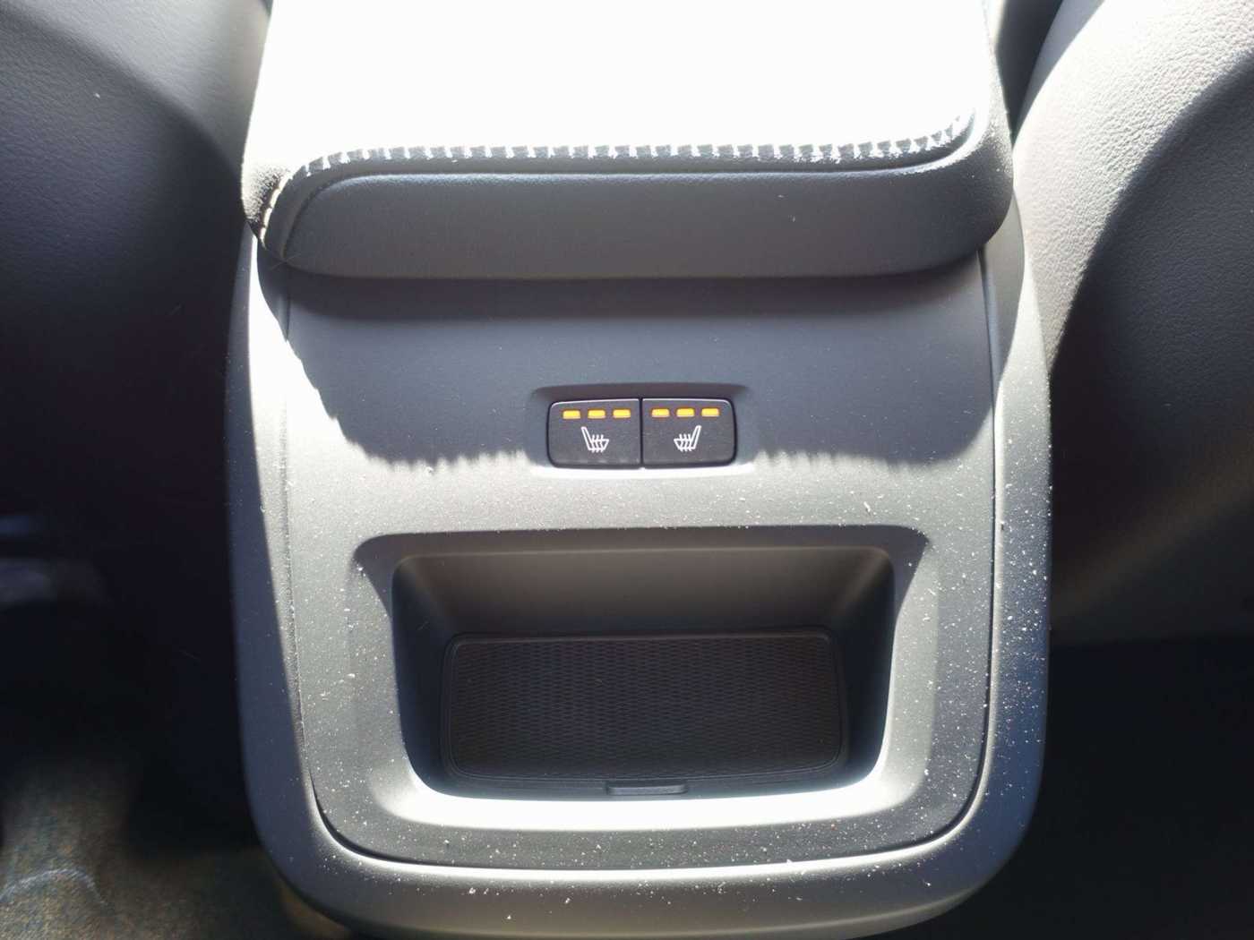 Volvo  B4 Diesel Plus Dark/AHK/Frontschhz. /Lenkrhz