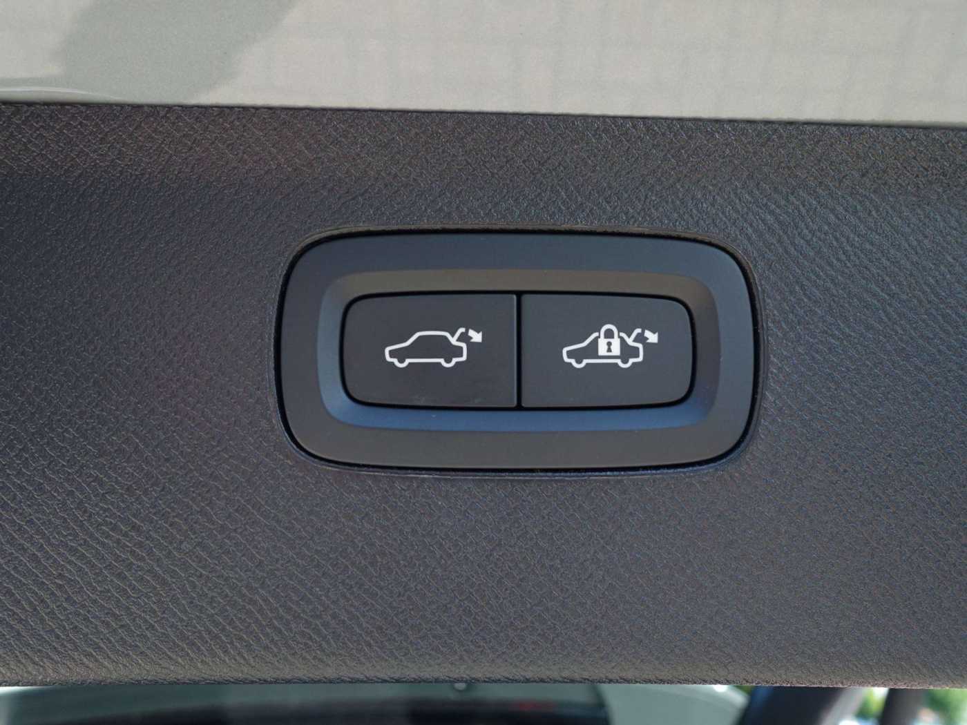 Volvo  Plus Dark T8 AWD Plug-in Hybrid/360°/HeadUP