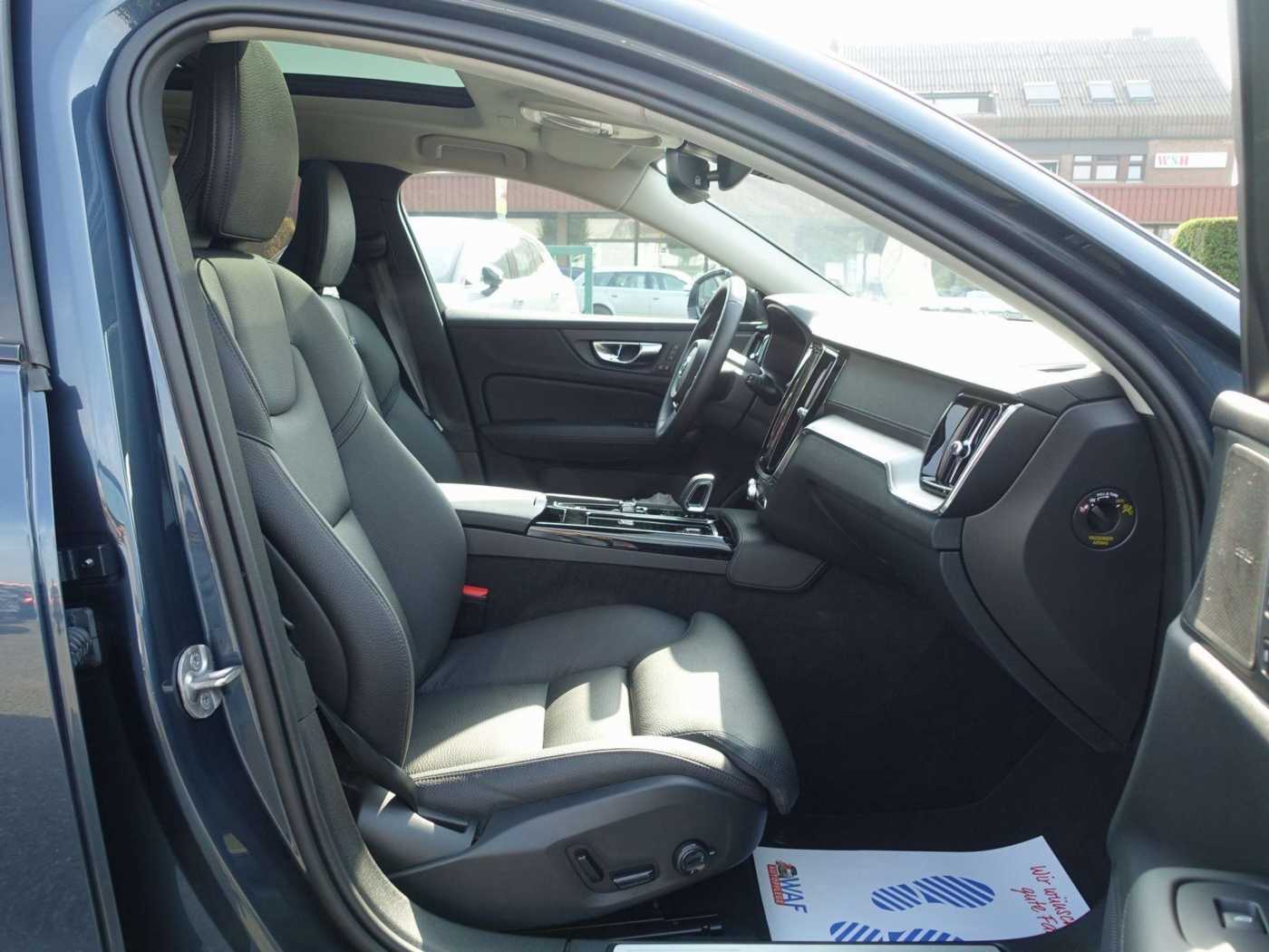 Volvo  Ultra T6 AWD/360°/Head-Up/Pano/360°/H&K/BLIS