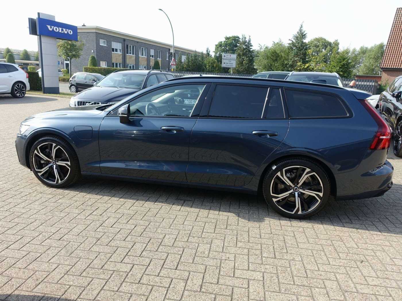 Volvo  Ultra T6 AWD/360°/Head-Up/Pano/360°/H&K/BLIS