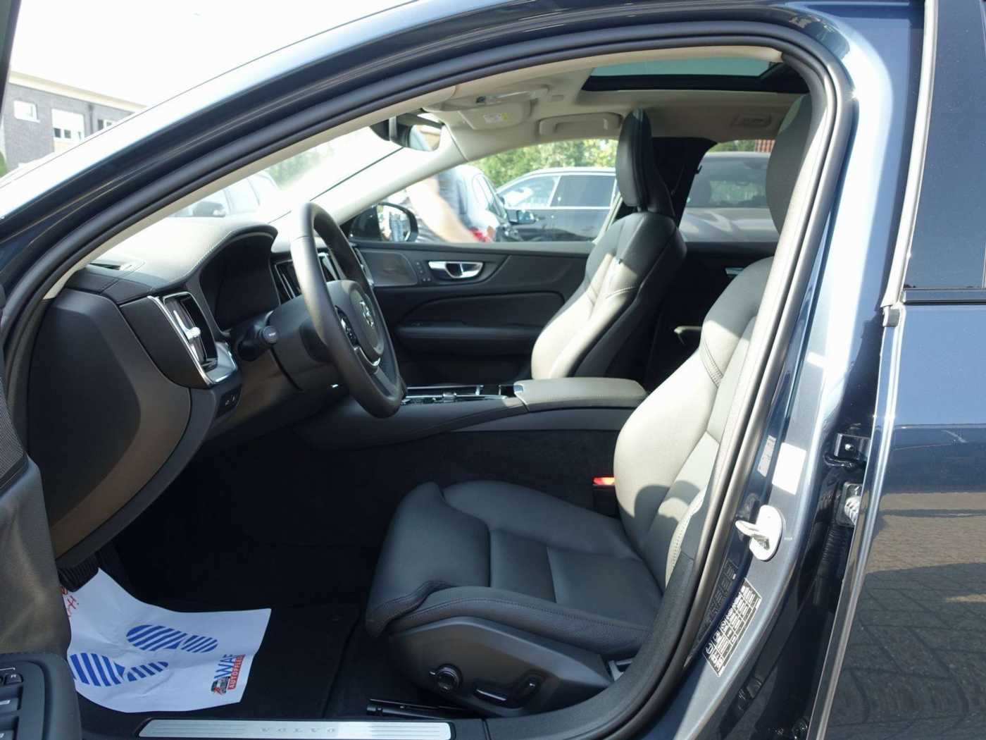 Volvo  Ultra T6 AWD/360°/Head-Up/Pano/360°/H&K/BLIS
