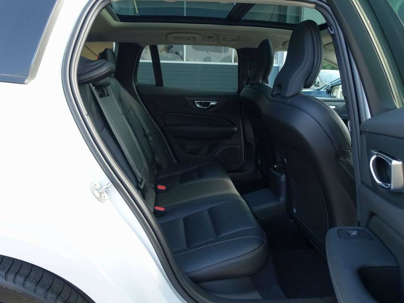 Volvo  Plus T6 AWD/AHK/Pano/360°/H&K/Sitzkühlung