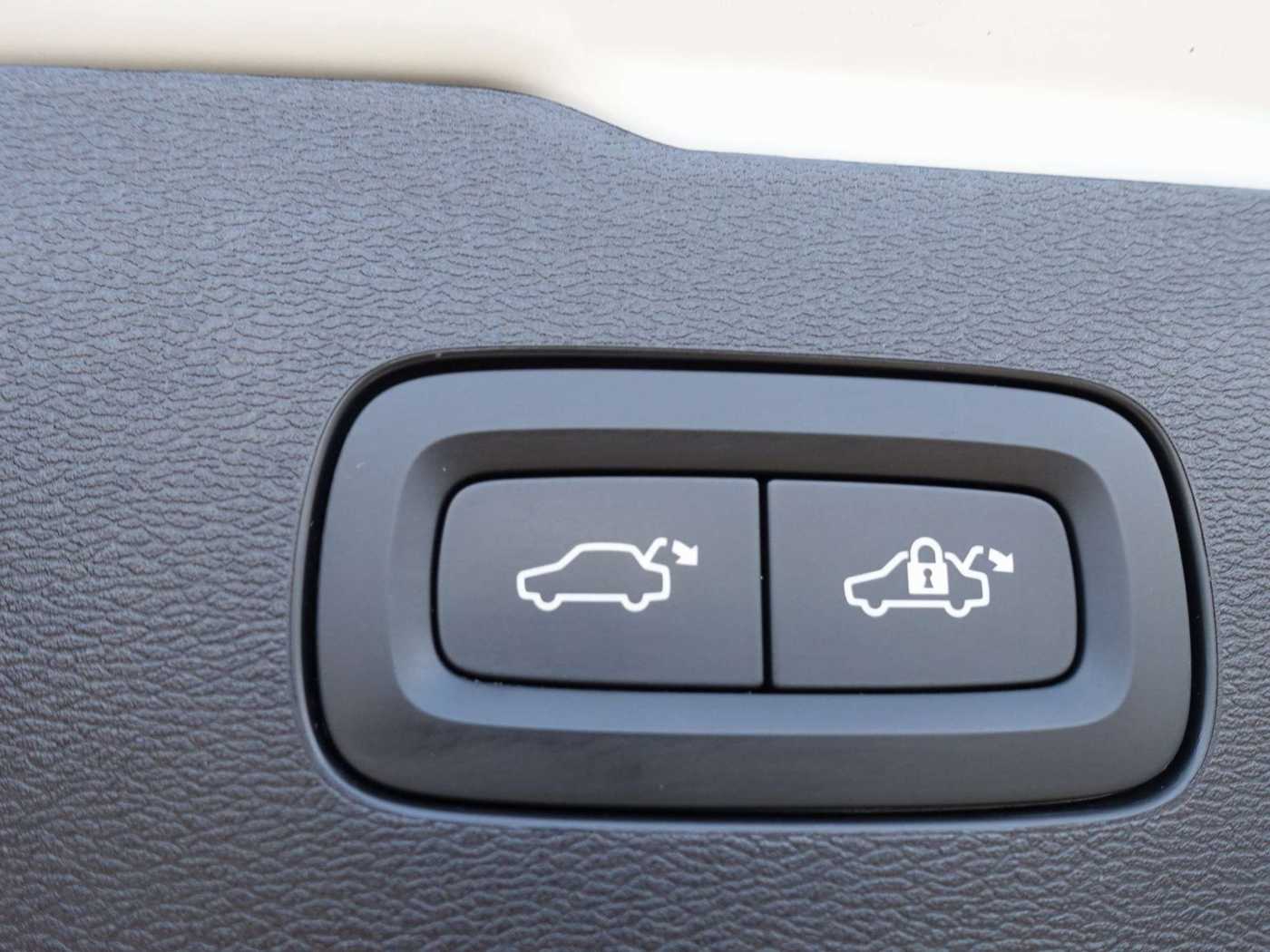 Volvo  Plus T6 AWD/AHK/Pano/360°/H&K/Sitzkühlung