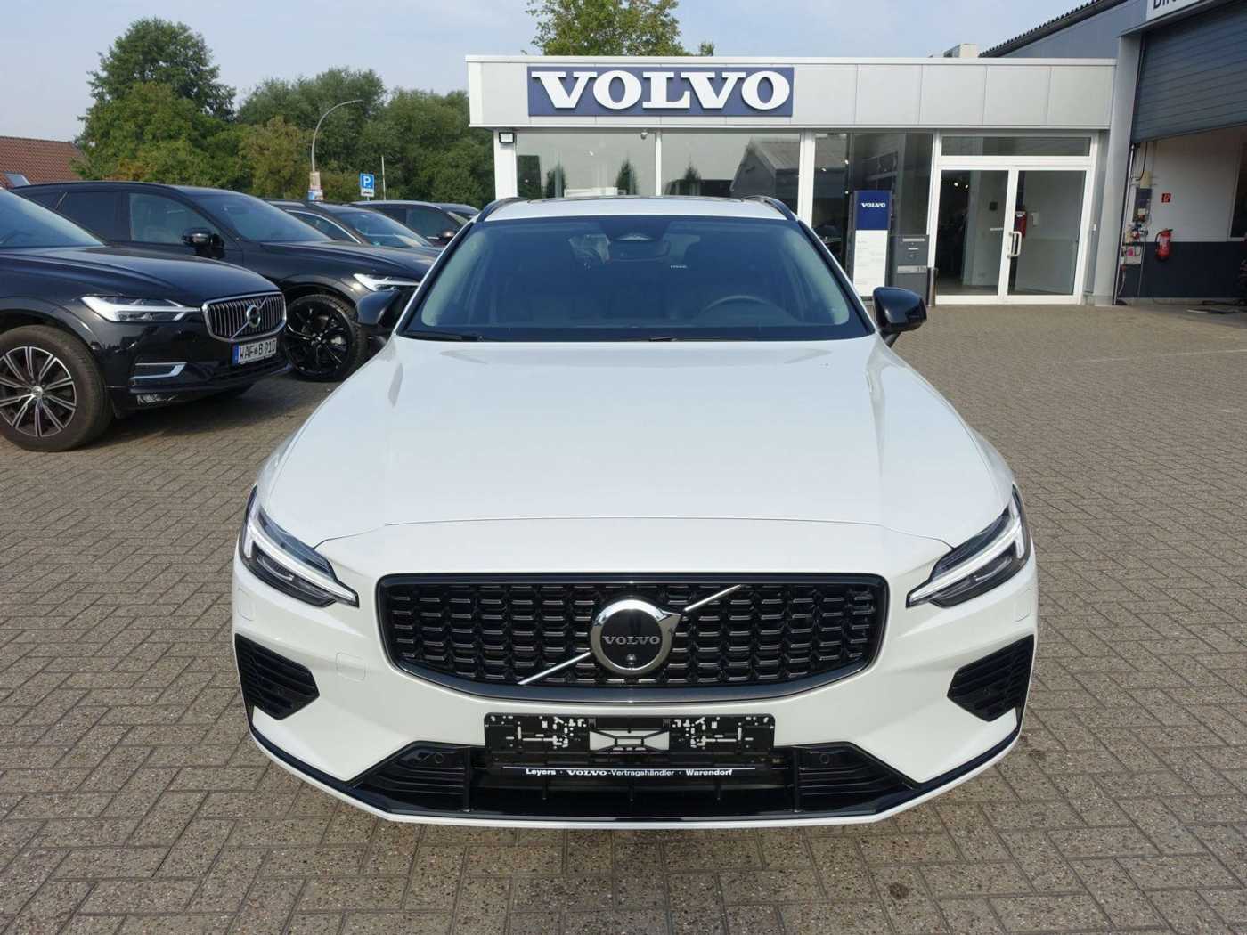 Volvo  Plus T6 AWD/AHK/Pano/360°/H&K/Sitzkühlung