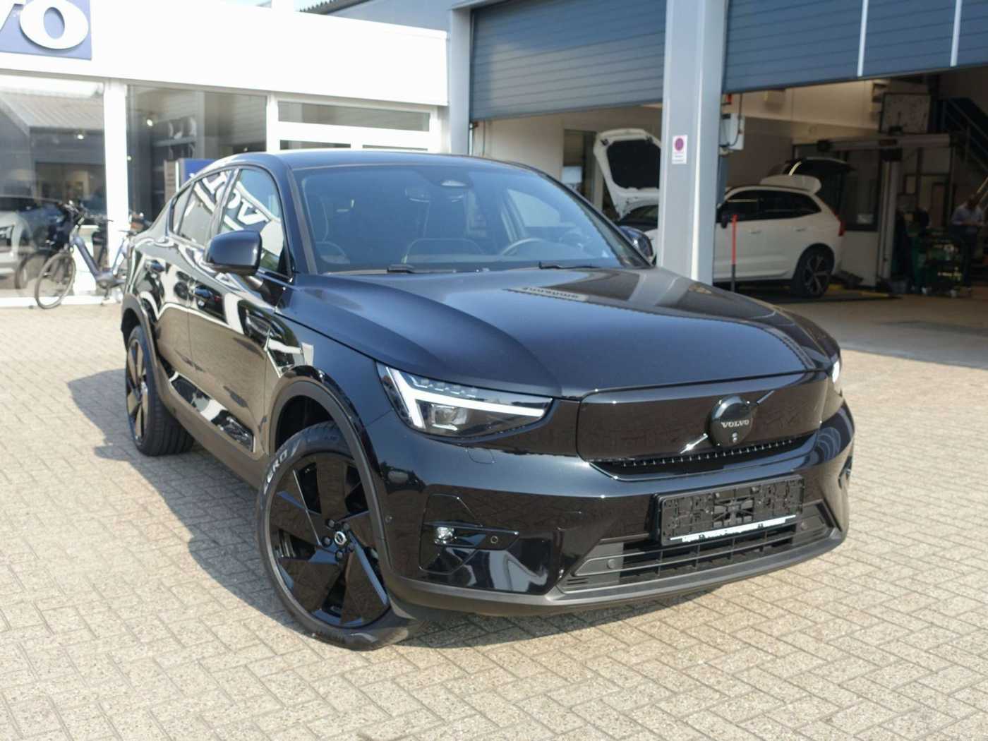 Volvo  Black Edition Ultra Twin Motor Performance