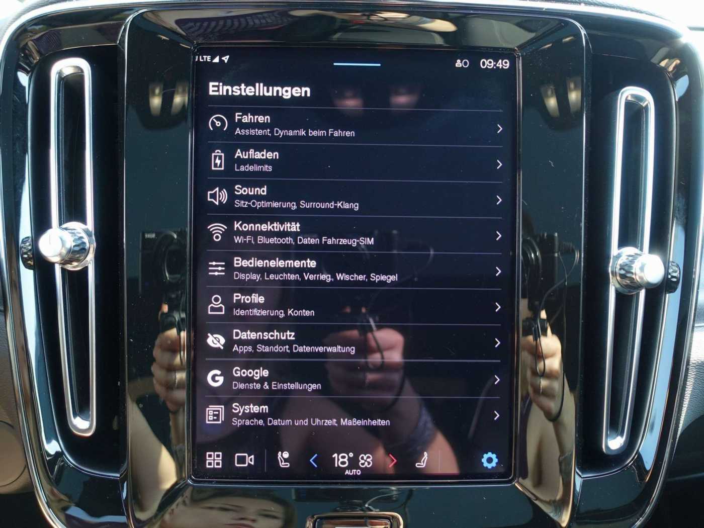 Volvo  Black Edition Ultra Twin Motor Performance