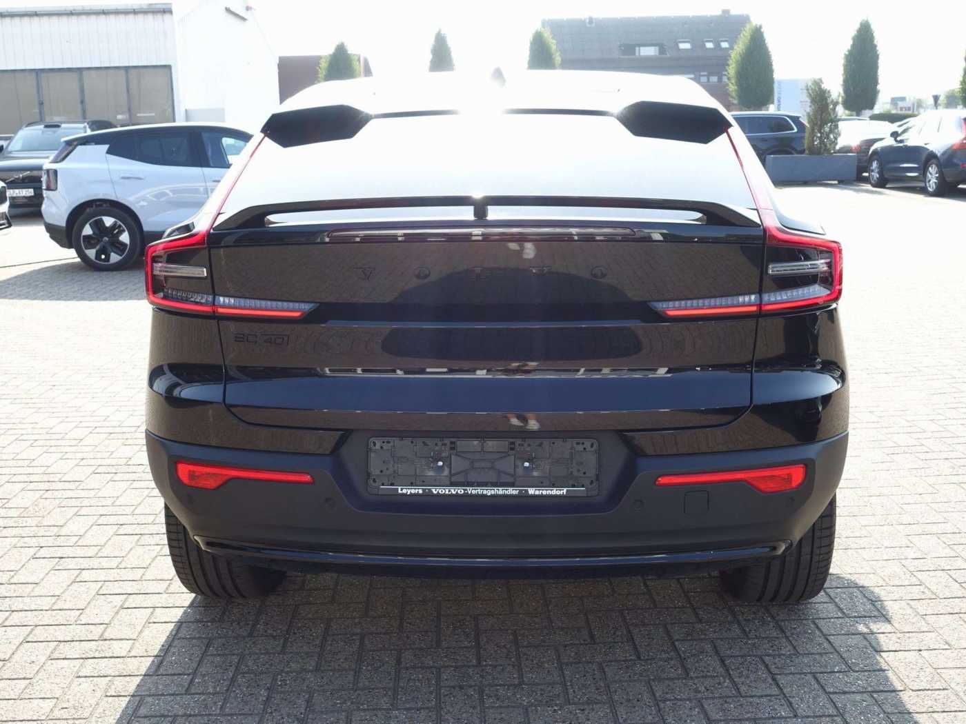 Volvo  Black Edition Ultra Twin Motor Performance