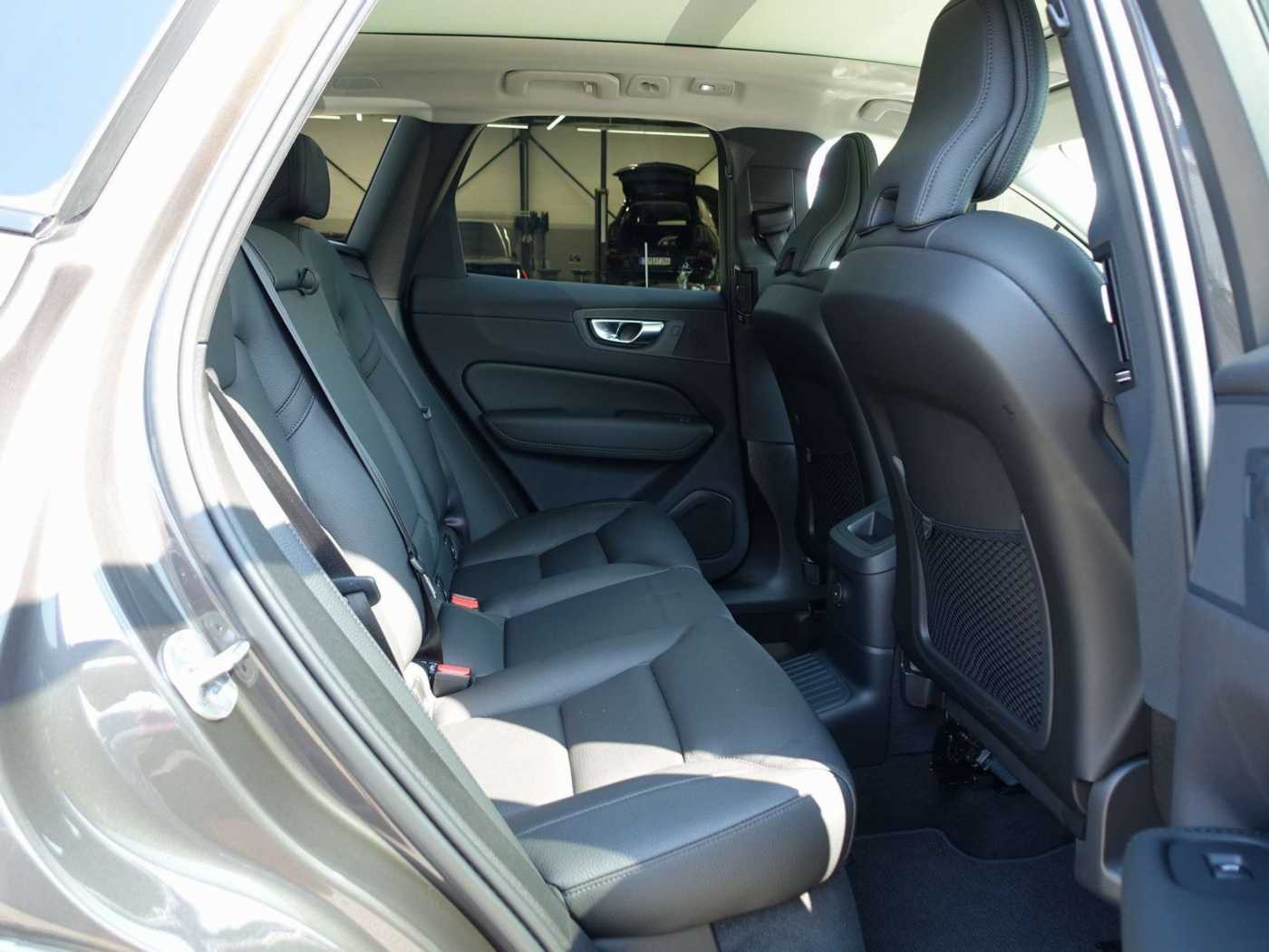 Volvo  Plus T6  Dark AWD/360°/Pano/H&K/BLIS/Memory