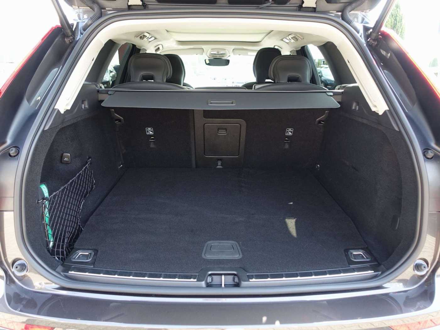 Volvo  Plus T6  Dark AWD/360°/Pano/H&K/BLIS/Memory