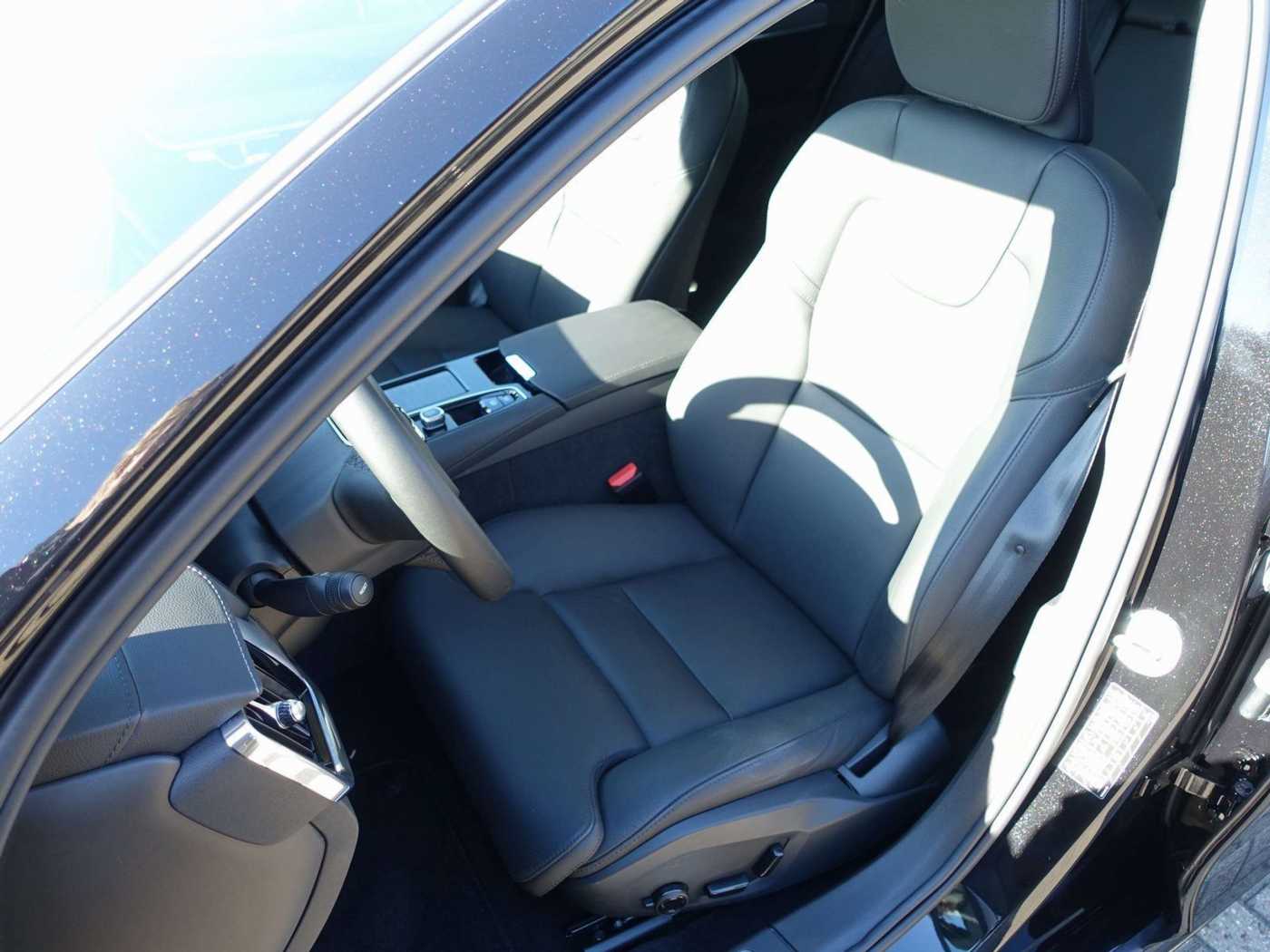 Volvo  Recharge Ultimate T8 AWD/360°/Head-Up/H&K