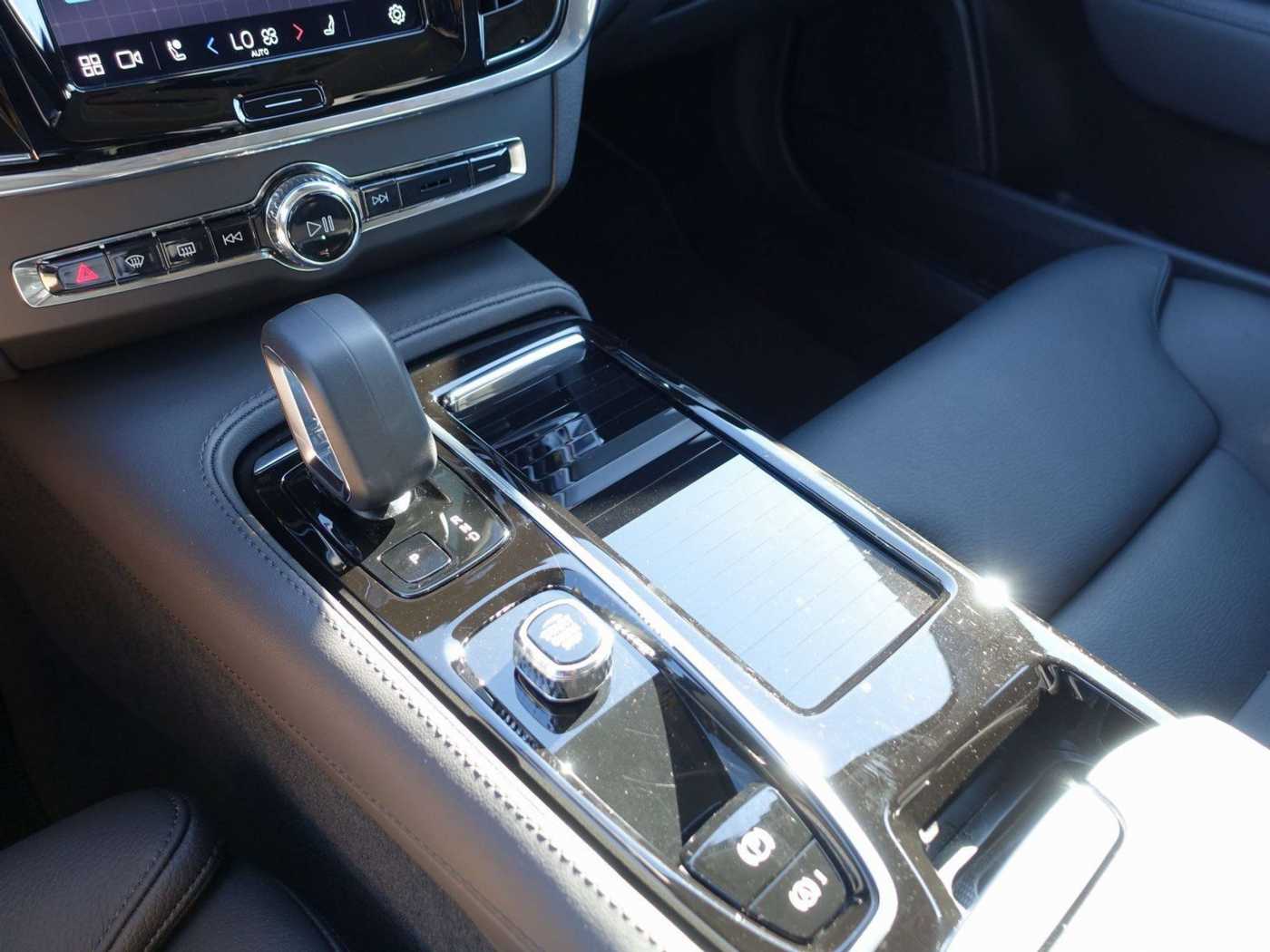 Volvo  Recharge Ultimate T8 AWD/360°/Head-Up/H&K