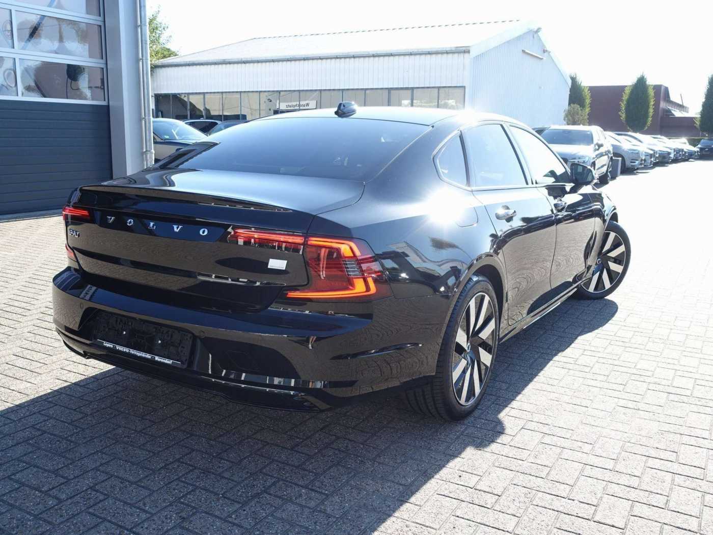 Volvo  Recharge Ultimate T8 AWD/360°/Head-Up/H&K