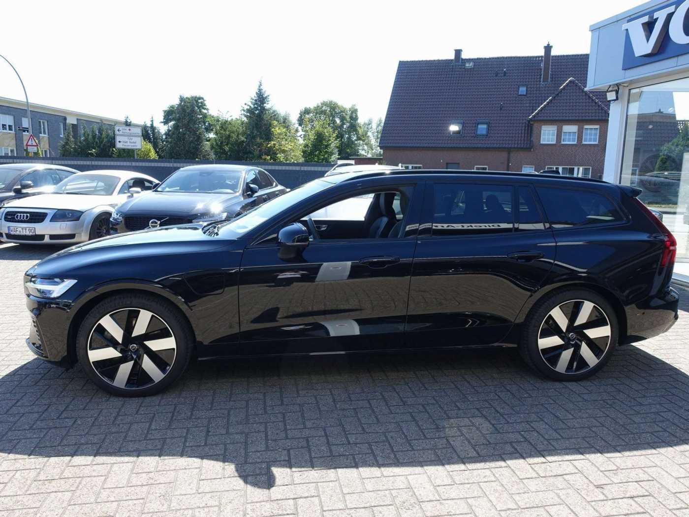 Volvo  Ultra T6 AWD/H&K/HeadUP/360°/BLIS/Memory