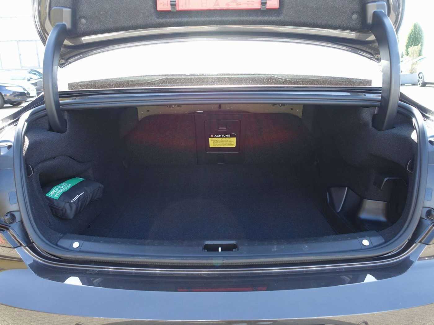 Volvo  Recharge Ultimate Dark T8 AWD/Pano/360°/H&K