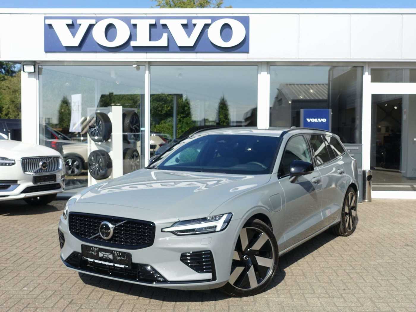 Volvo  Plus, T6 AWD Plug-in Hybrid/360°/Pano/H&K