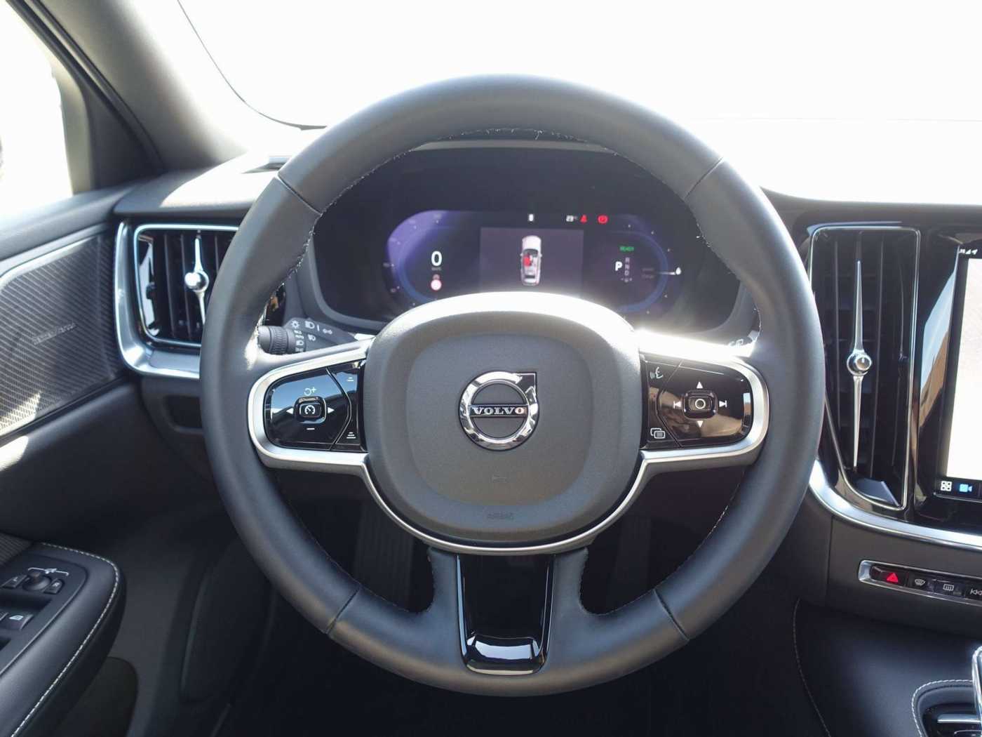 Volvo  Plus, T6 AWD Plug-in Hybrid/360°/Pano/H&K