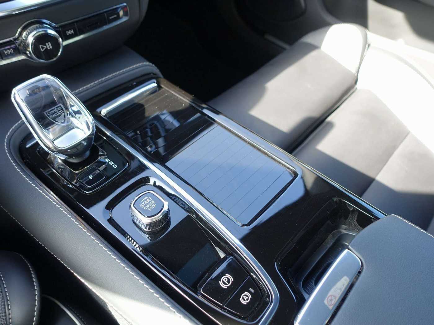 Volvo  Plus, T6 AWD Plug-in Hybrid/360°/Pano/H&K