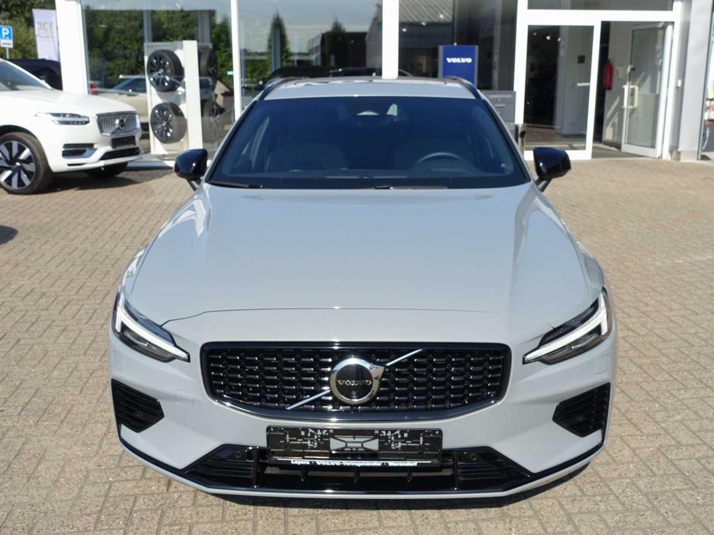Volvo  Plus, T6 AWD Plug-in Hybrid/360°/Pano/H&K