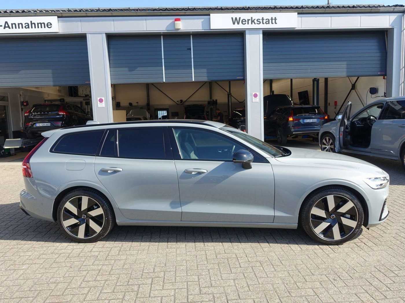 Volvo  Plus, T6 AWD Plug-in Hybrid/360°/Pano/H&K