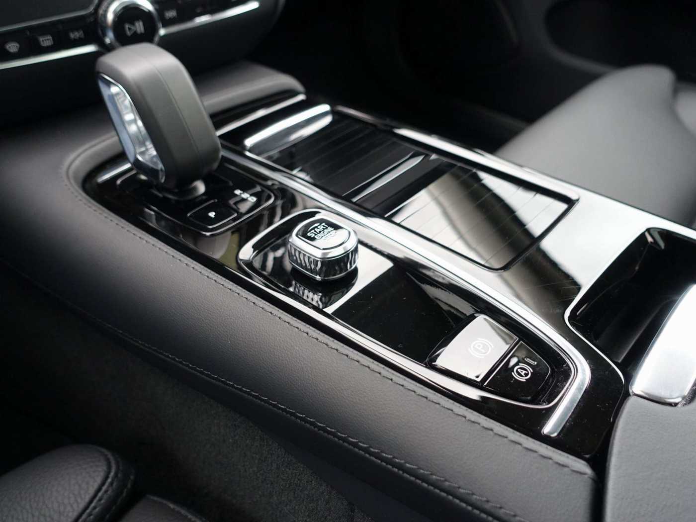 Volvo  Ultra, T6 AWD Plug-in Hybrid/B&W/360°/HeadUP