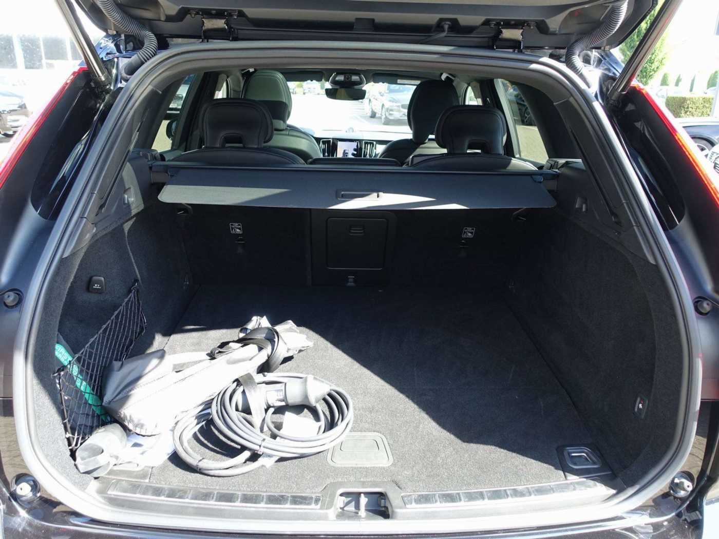 Volvo  Black Edition Plus T6 AWD/Pano/AHK/H&K/BLIS