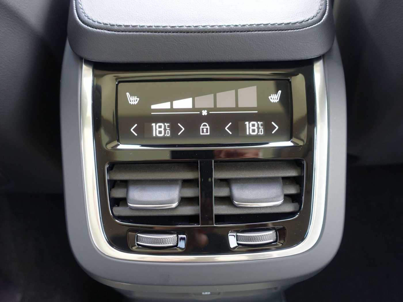 Volvo  Ultra T8 AWD Plug-in Hybrid/Pano/360°/H&K