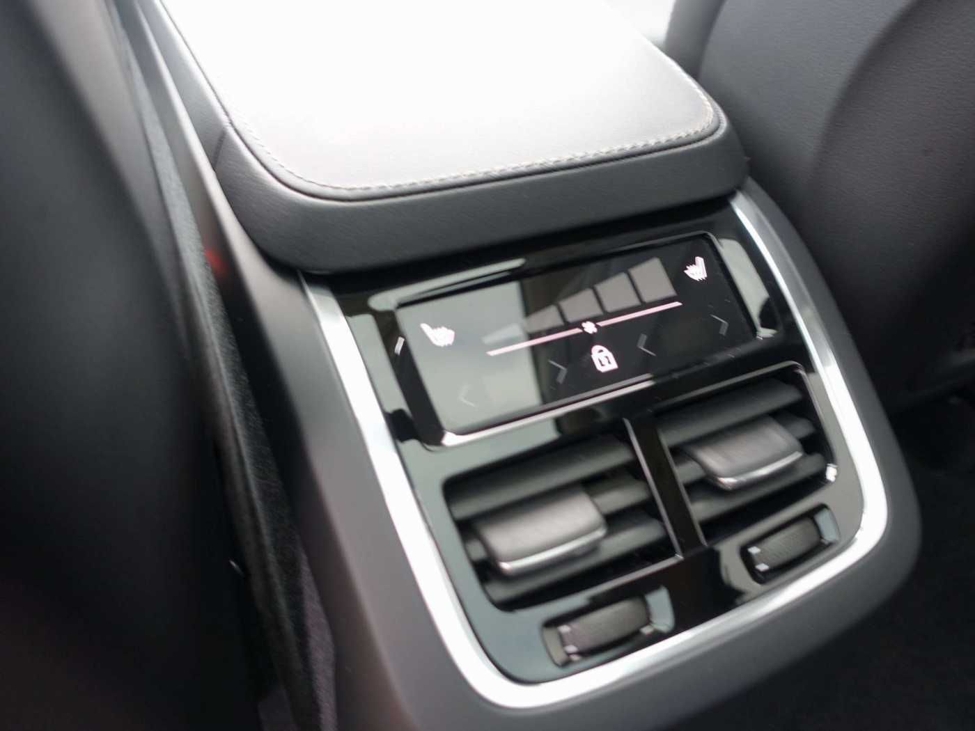 Volvo  Recharge Plus T8 AWD/Pano/360°/FourC/Pano